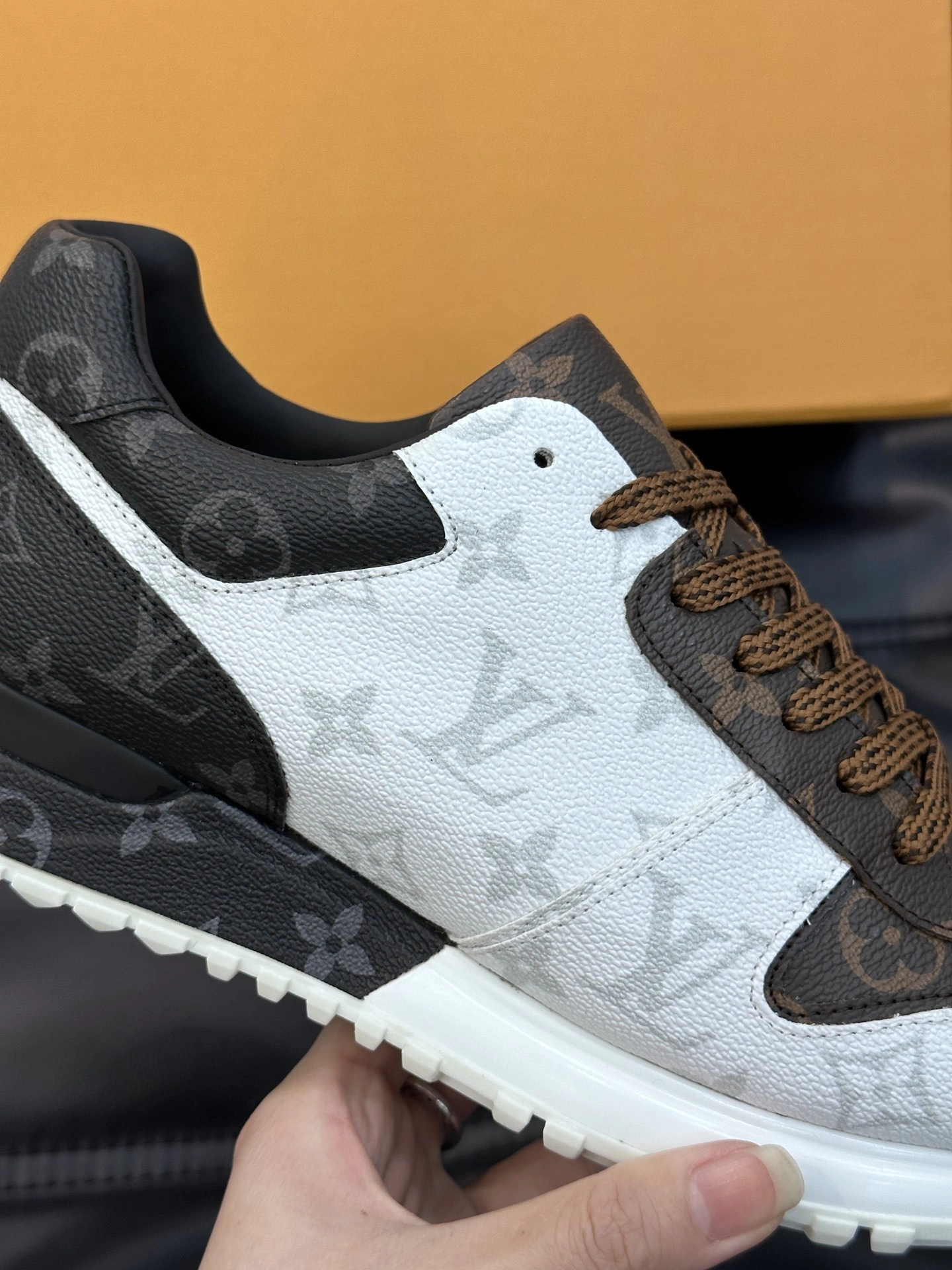 OOBB-- 1A3N7W cowhide item:D-X158M1121