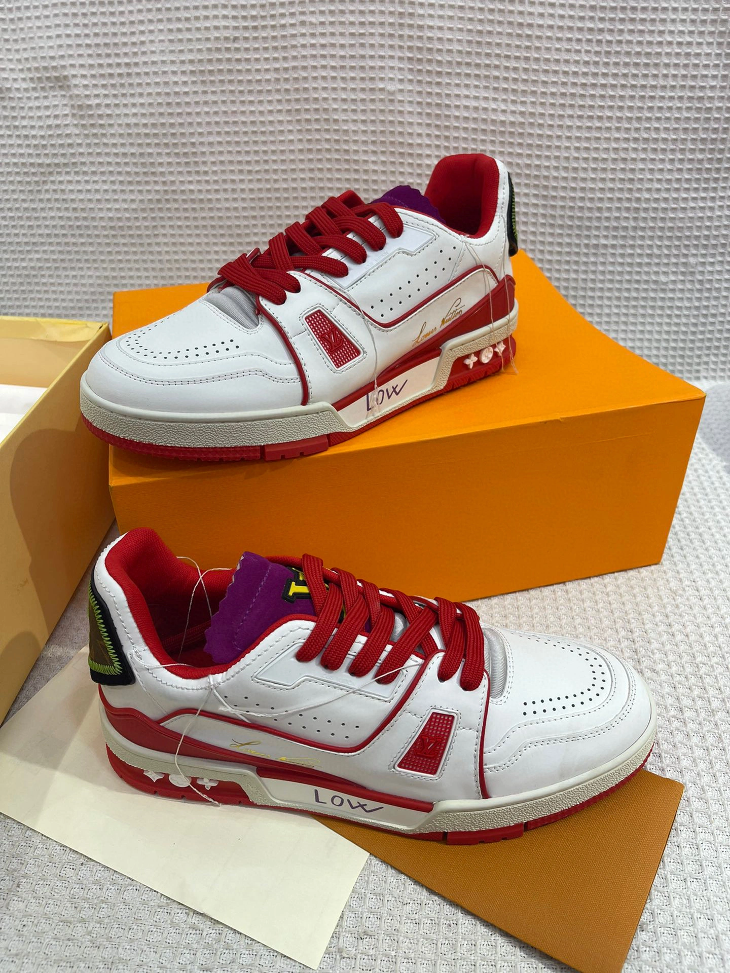 OOBB-- 1A9DA5 calfskin item：B-X000K0101C