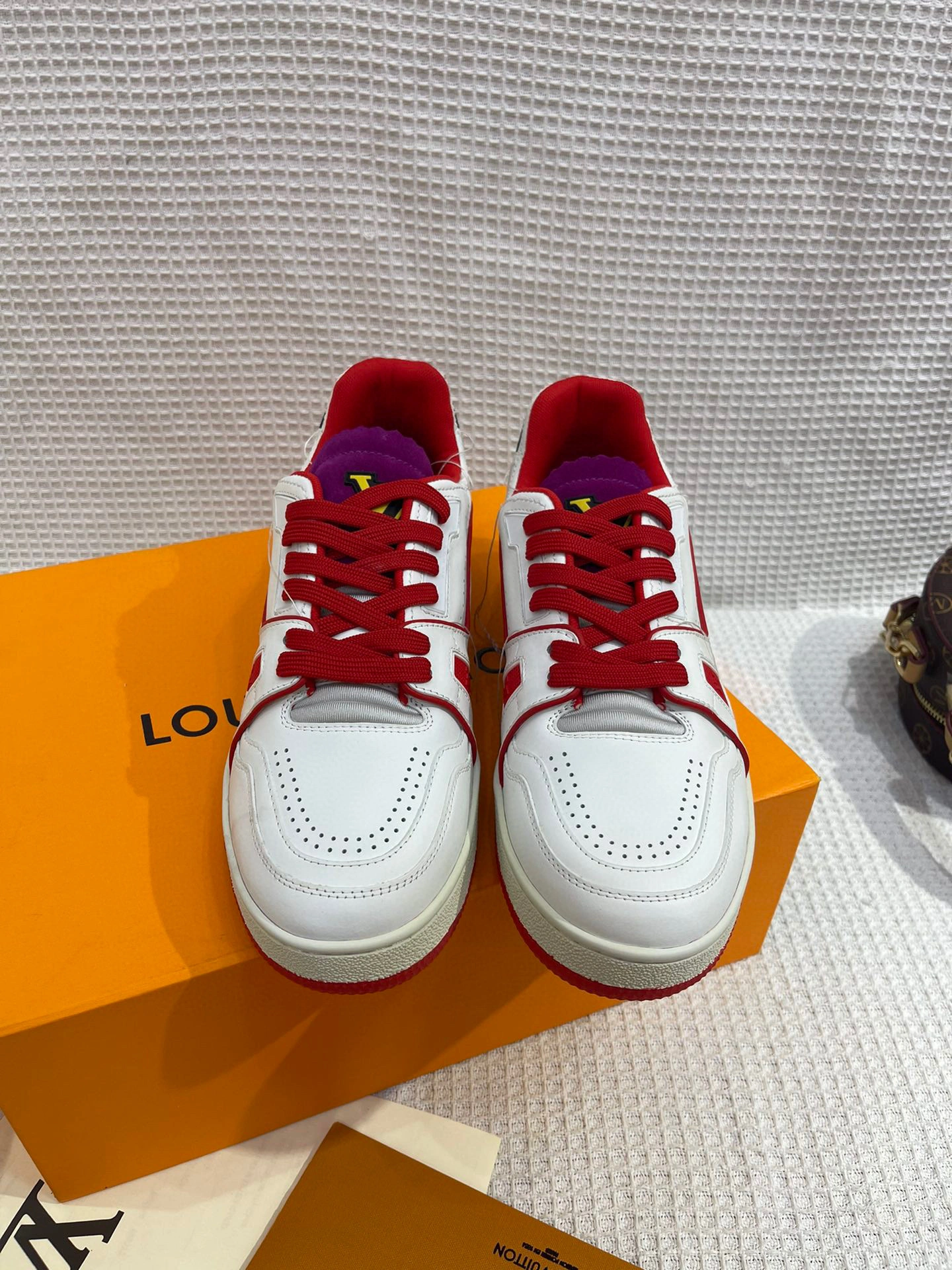 OOBB-- 1A9DA5 calfskin item：B-X000K0101C