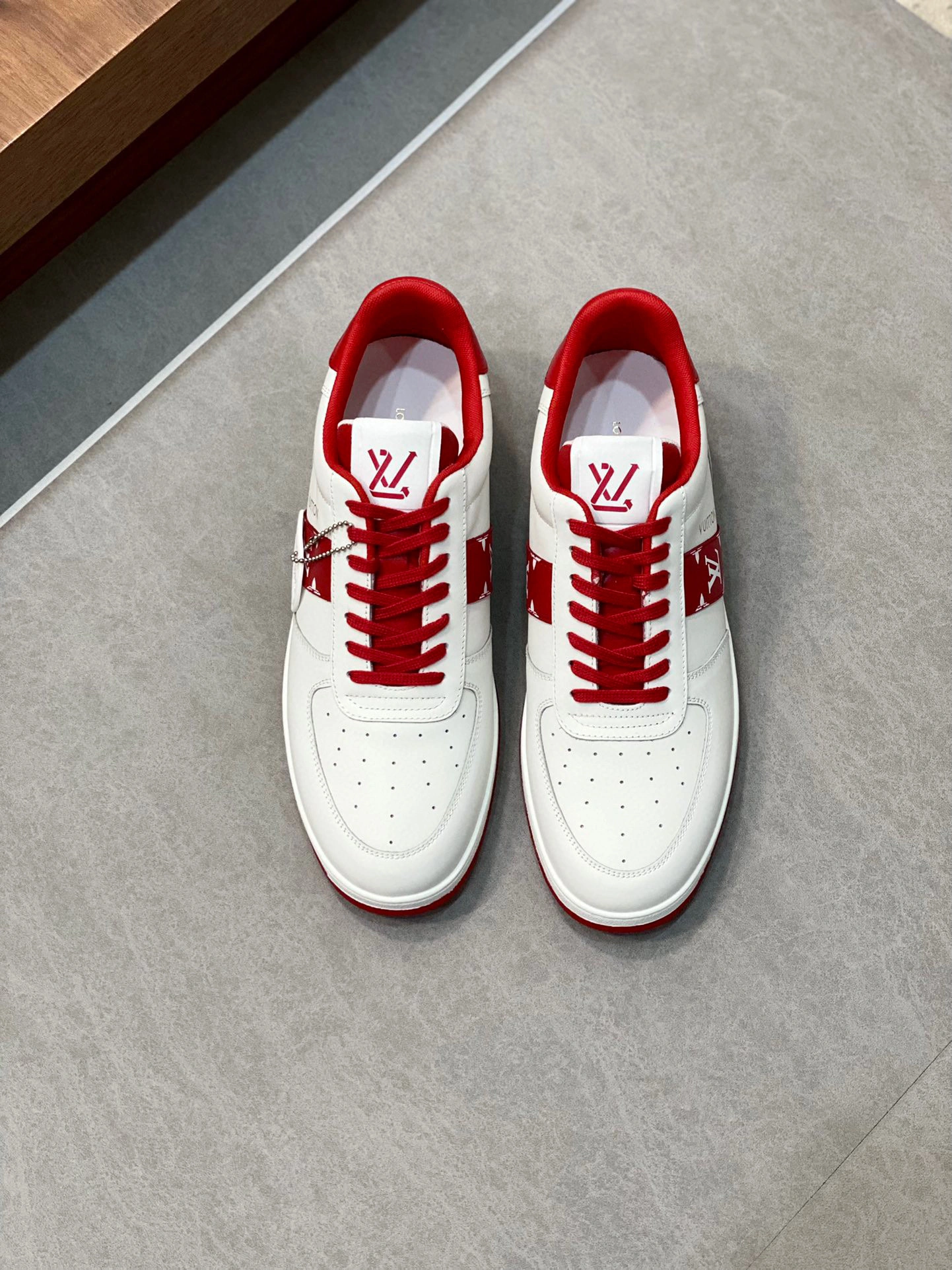 OOBB-- 1AAV9J calfskin item：B-X313K0305C