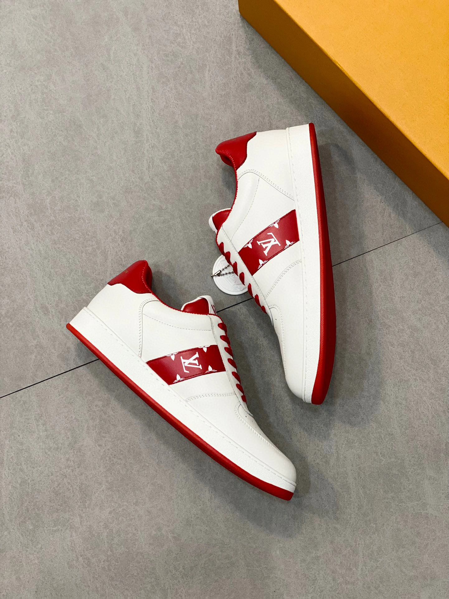 OOBB-- 1AAV9J calfskin item：B-X313K0305C