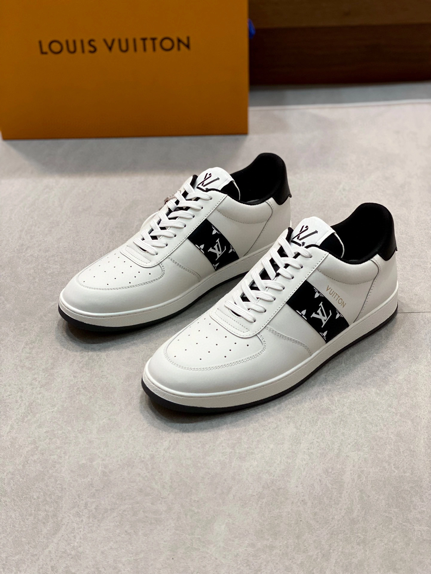 OOBB-- 1AAVAH cowhide item：B-X313K0304C