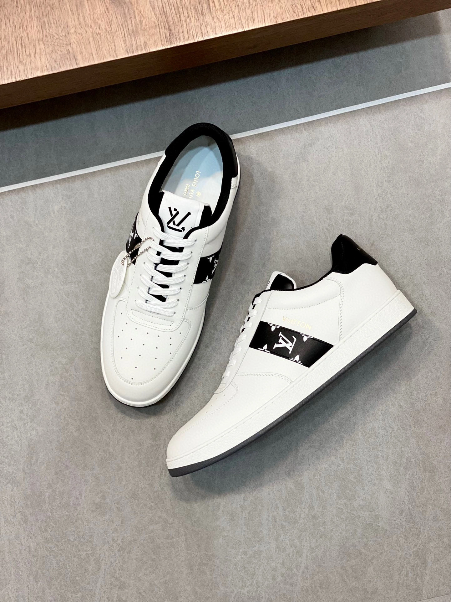 OOBB-- 1AAVAH cowhide item：B-X313K0304C