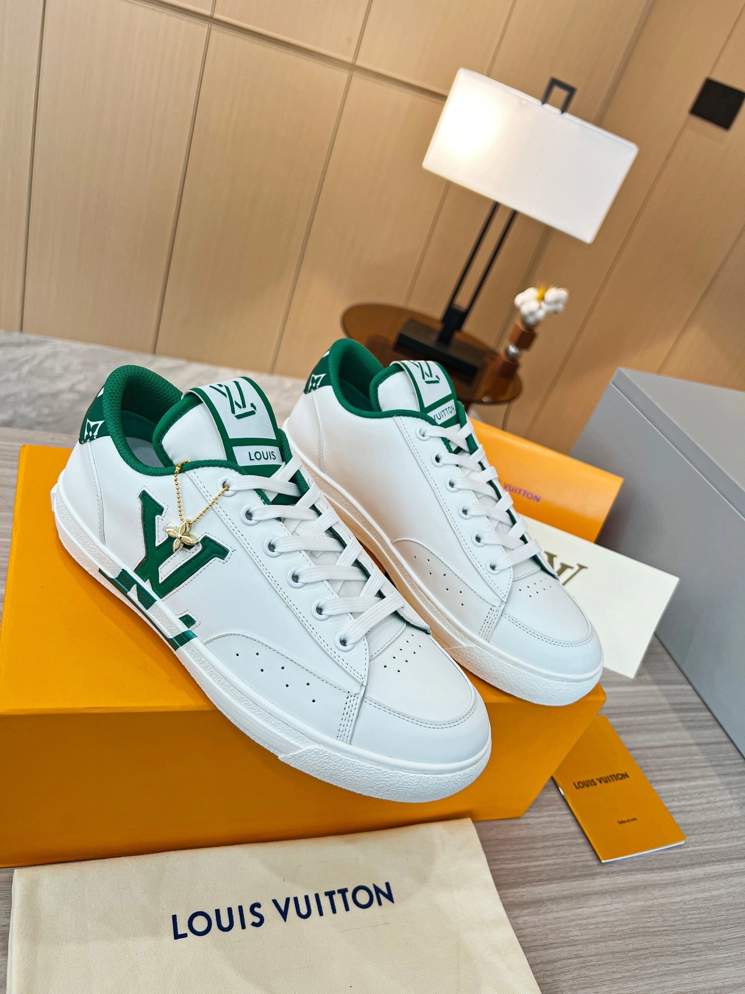 OOBB-- 1AAVY6 item:C-X158E2560Y