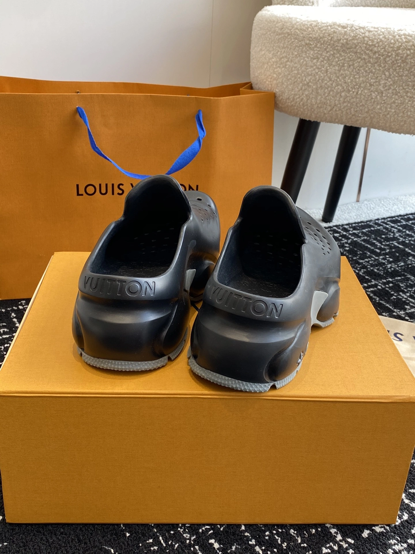 OOBB-- 1ABSN7 item:C-X000G2913Y
