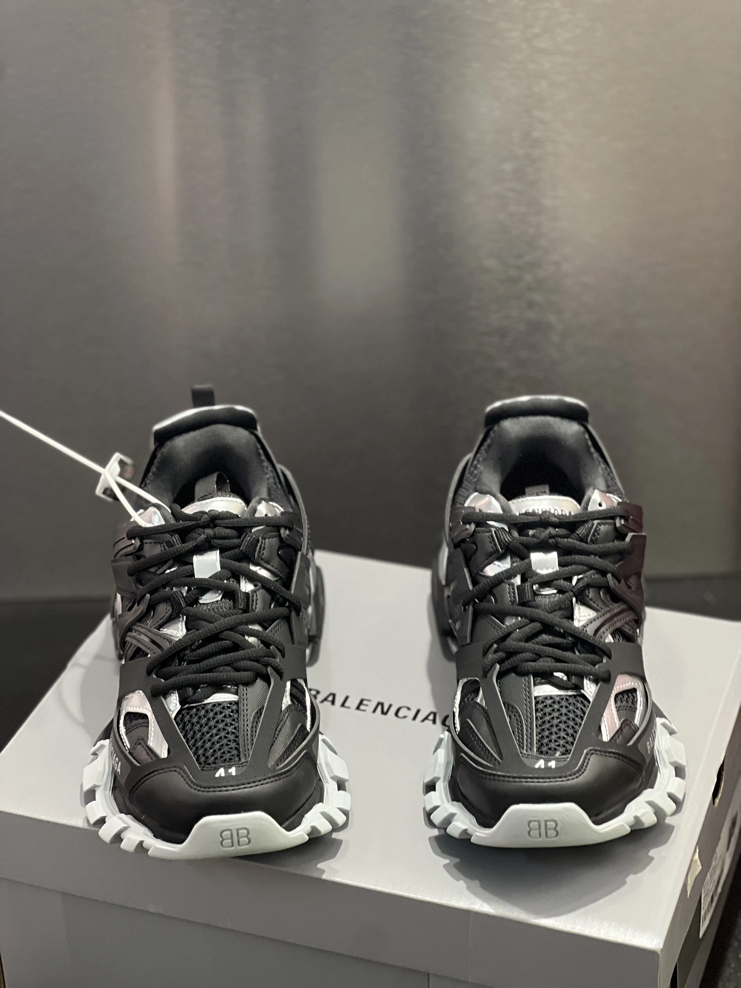 &OOBB-- 218593i161 542436W2FSC1081 track sneaker item:D-X000H2901