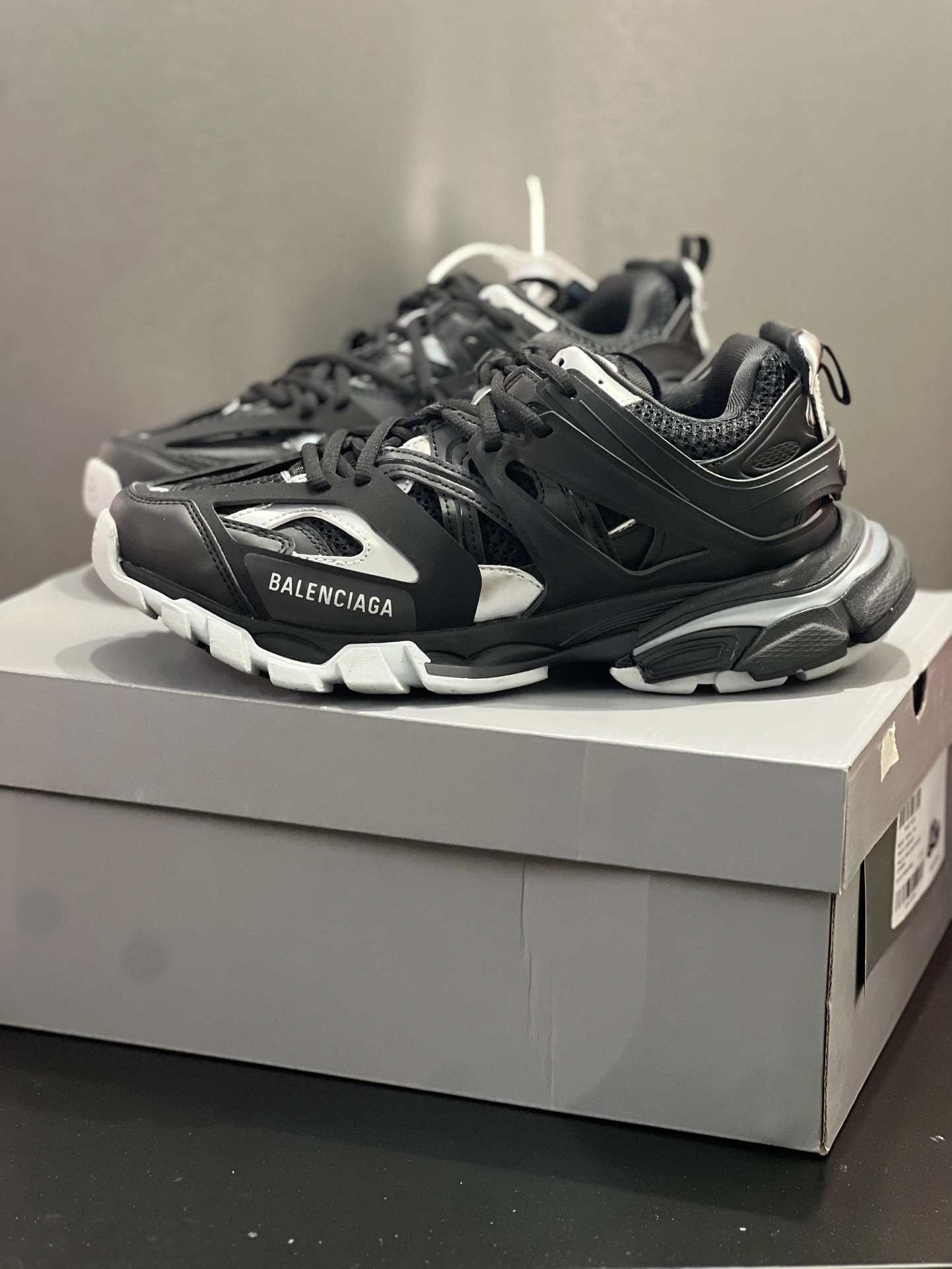 &OOBB-- 218593i161 542436W2FSC1081 track sneaker item:D-X000H2901