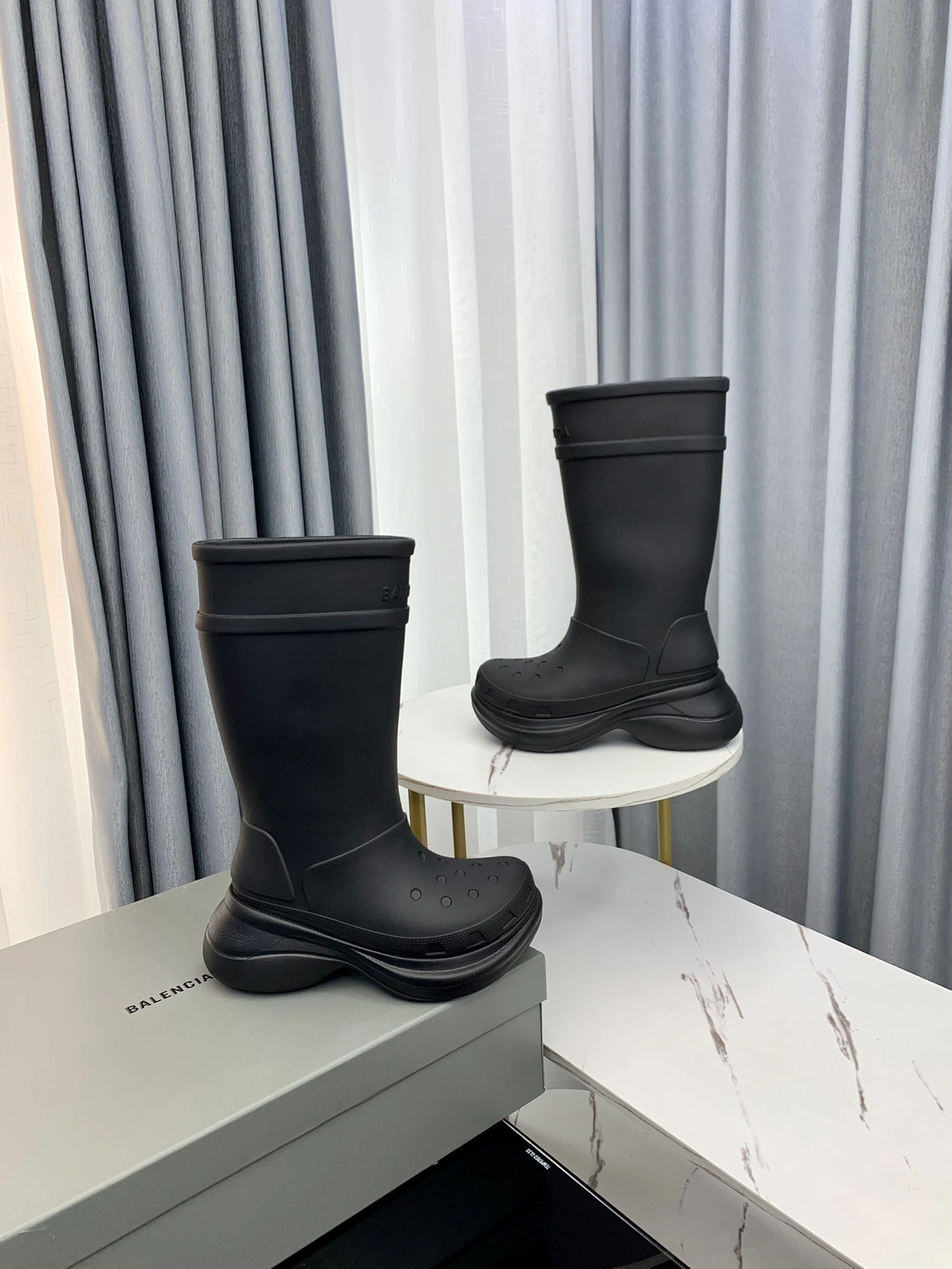 OOBB-- 218593i161 677384W1S8E100 Heel height ：6CM item:E-X302I1694H
