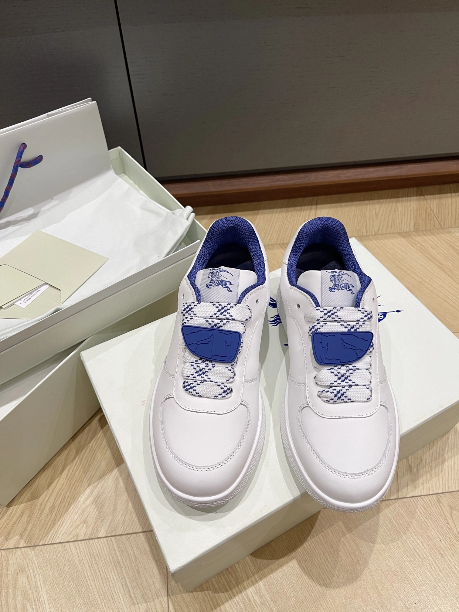 OOBB-- 2ur25rry 80954731 80954521 Calfskin sheepskin item：E-XW03I0124