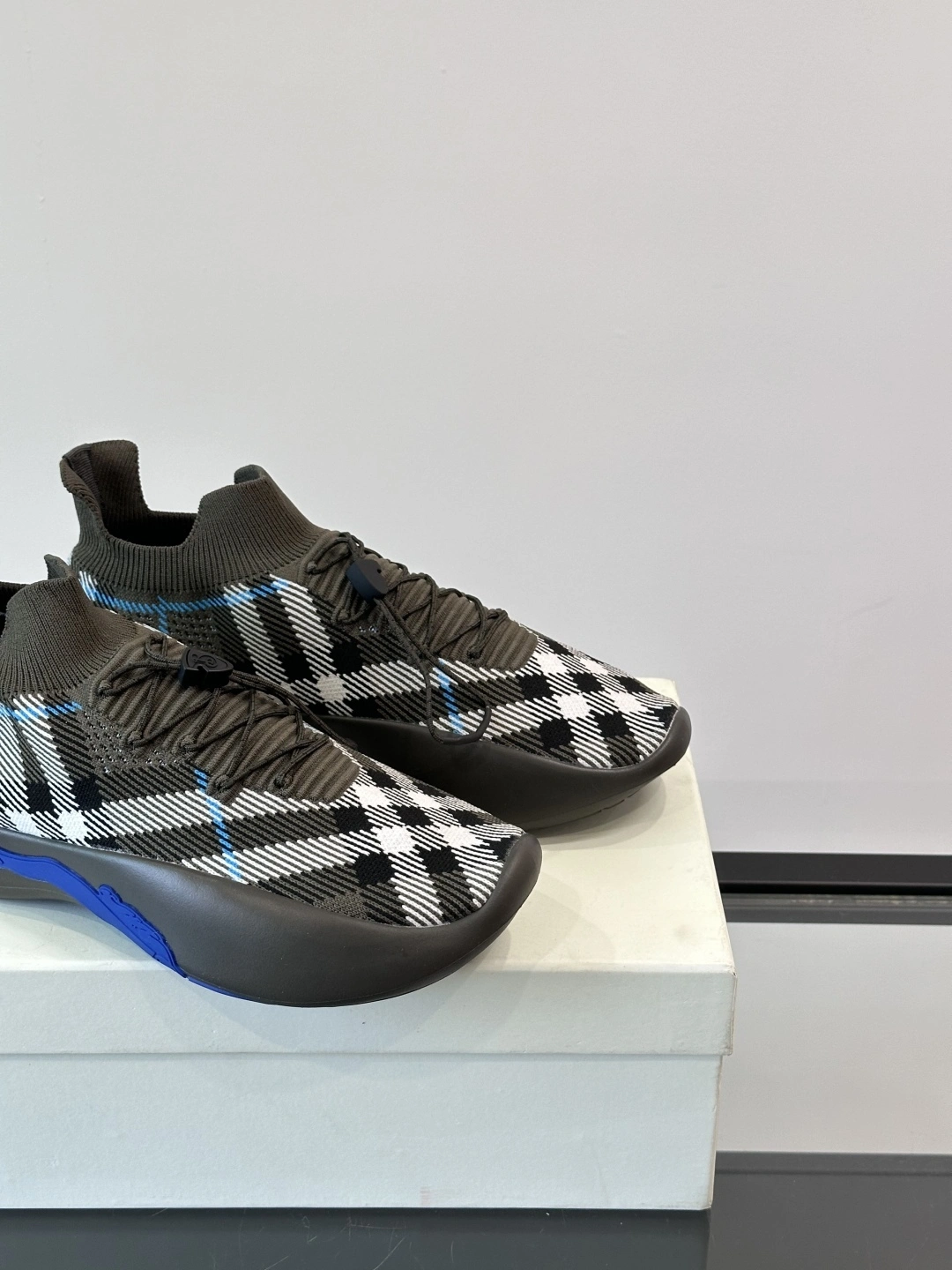 OOBB-- 2ur25rry 81019061 cowhide item:E-X296D0399H