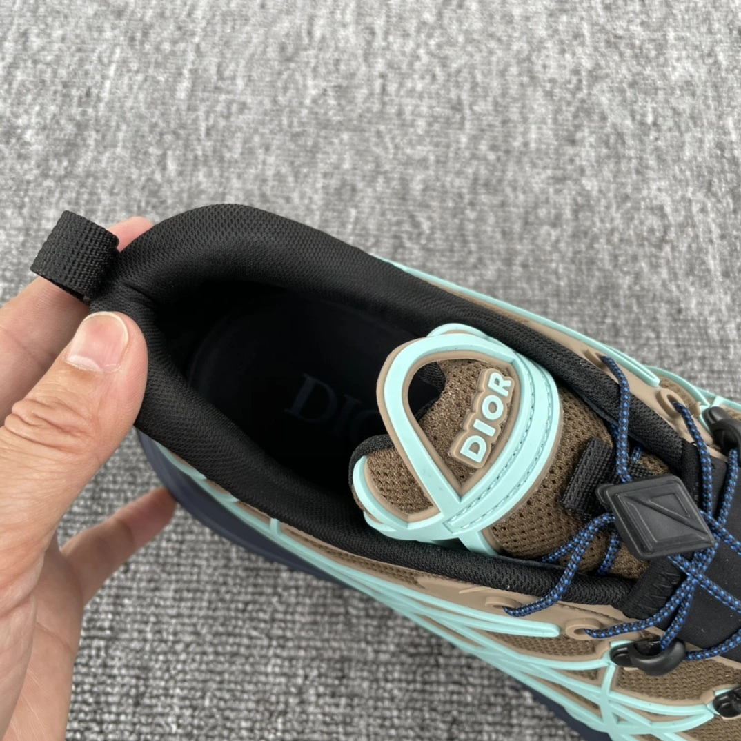 OOBB-- 3SN297ZUV_H561 B31 Runner item:D-X032C0511