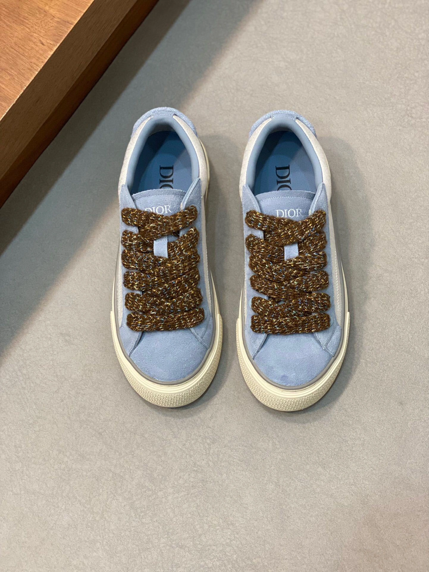 OOBB-- 3SN303ZWN_H588 cowhide item:D-X000C0607