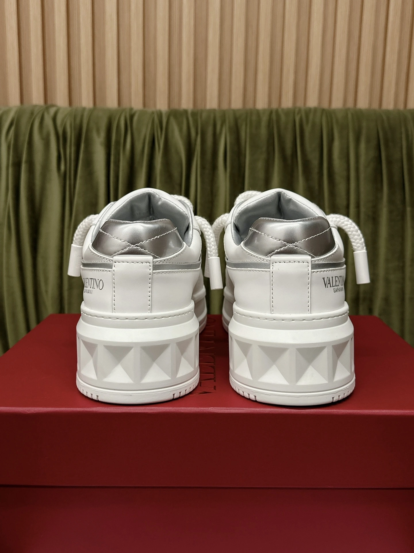 OOBB-- 3W0S0FQ4HNB857 item: D-X158B2354