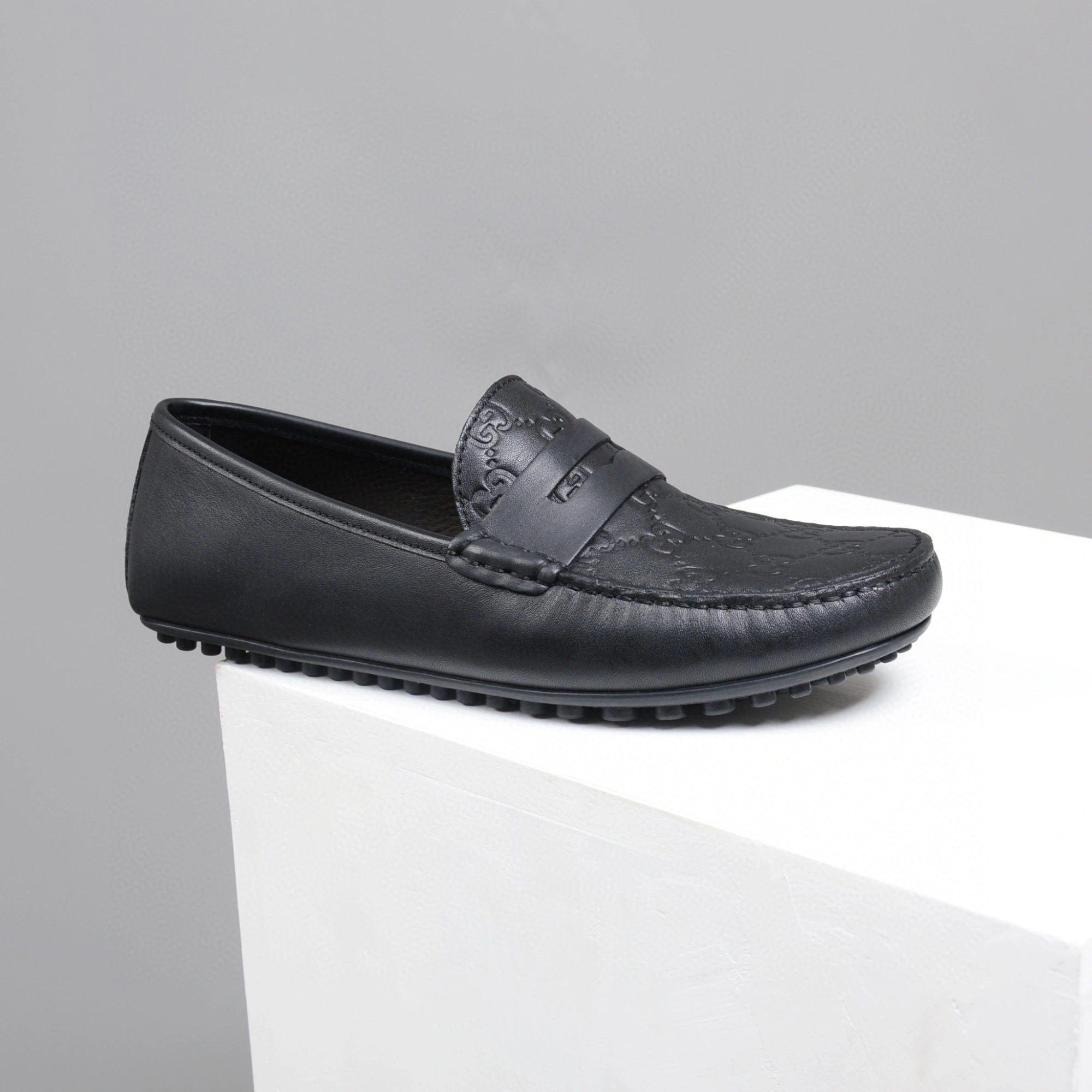 OOBB-- 431063 CWD20 1000 Signature Calfskin item:B-X032E1628L