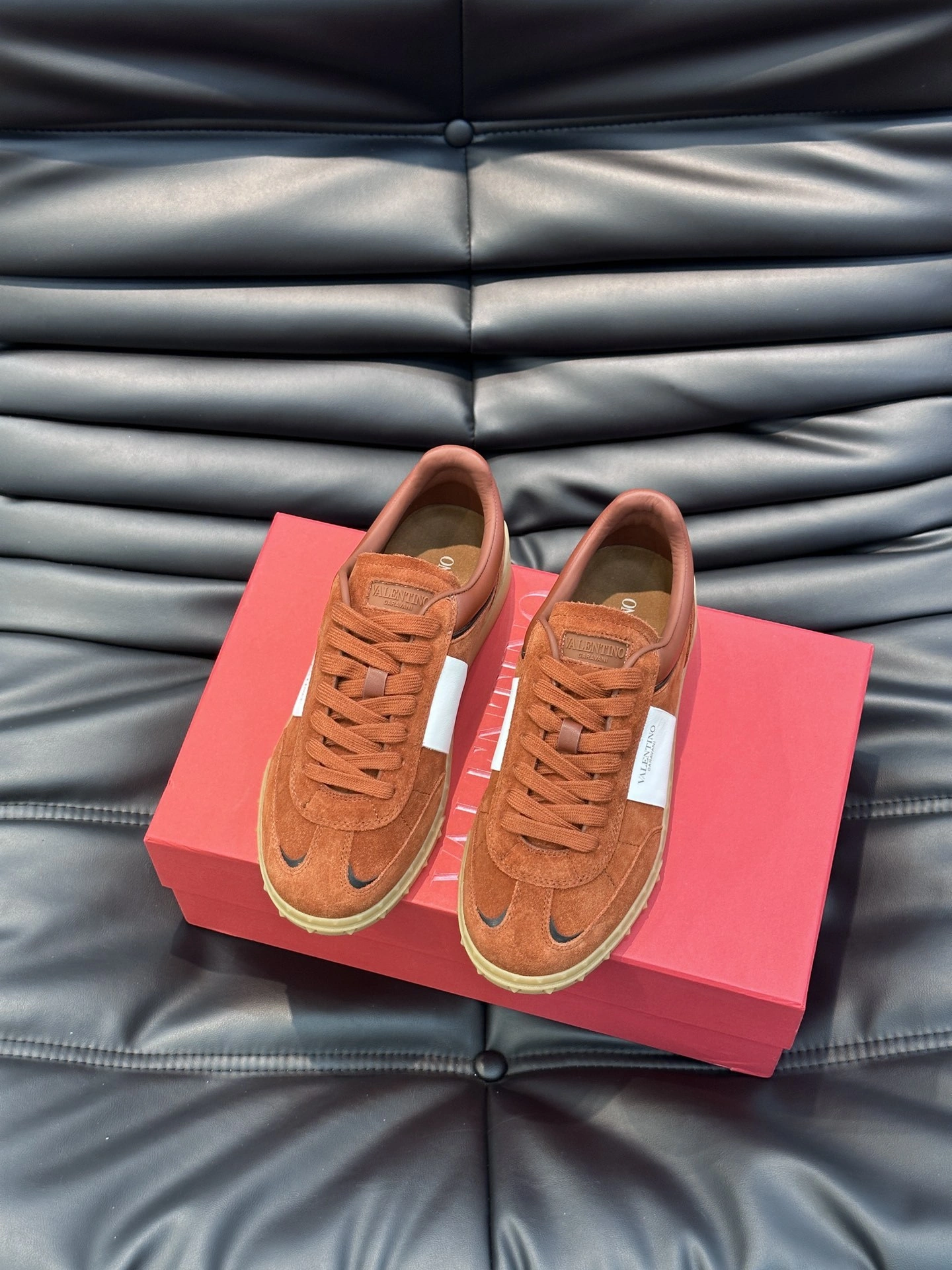 OOBB-- 4Y2S0H77FBEYDQ Calfskin item:D-X032C0590