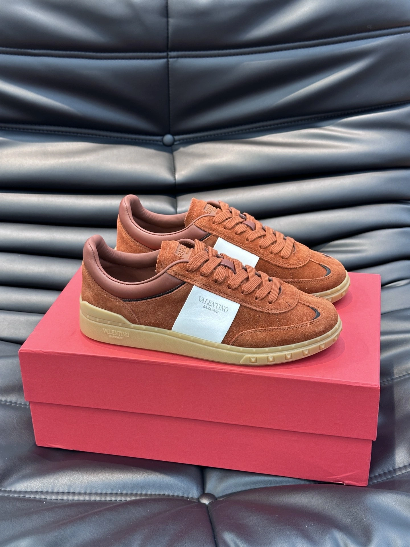 OOBB-- 4Y2S0H77FBEYDQ Calfskin item:D-X032C0590