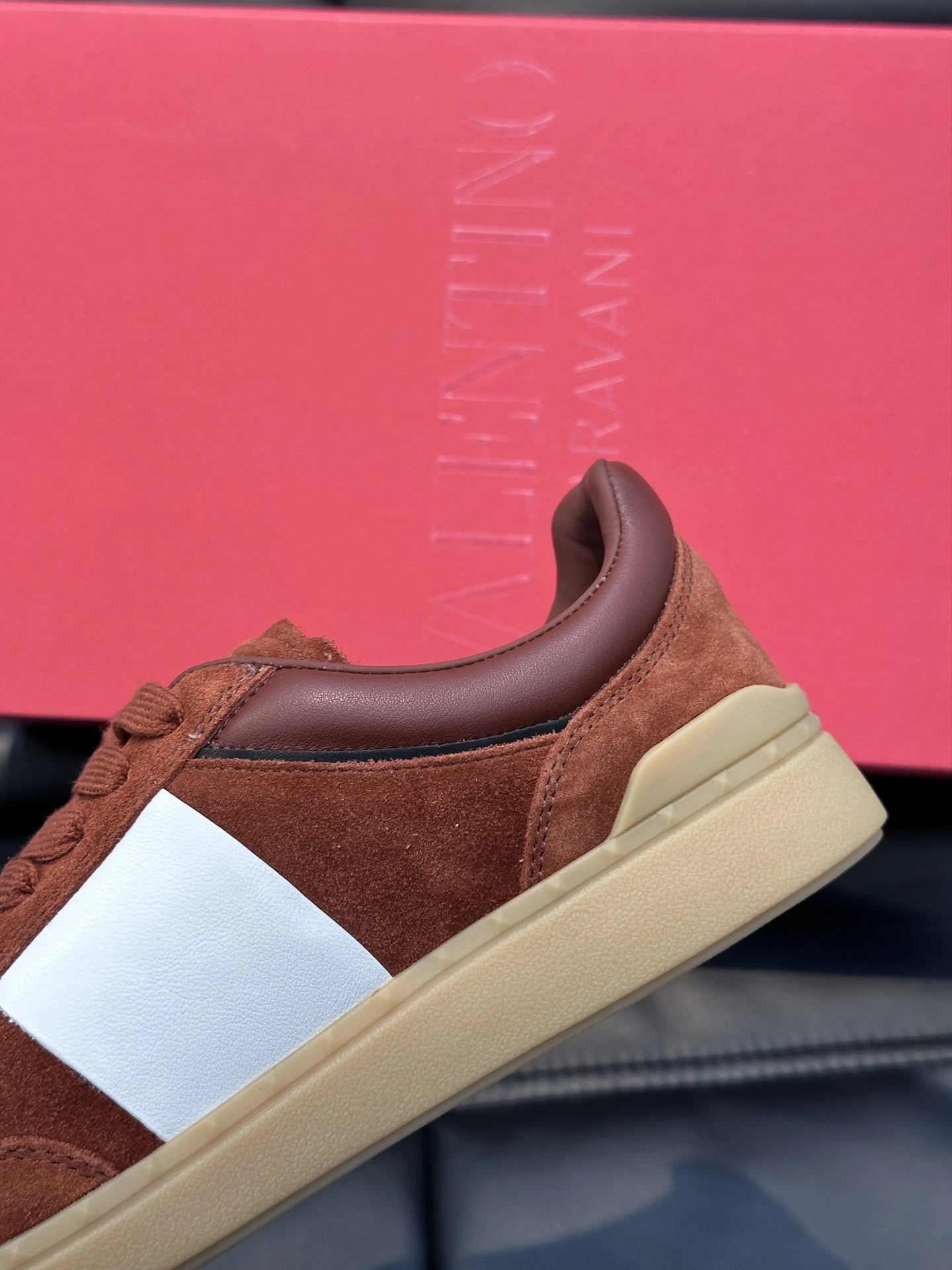 OOBB-- 4Y2S0H77FBEYDQ Calfskin item:D-X032C0590