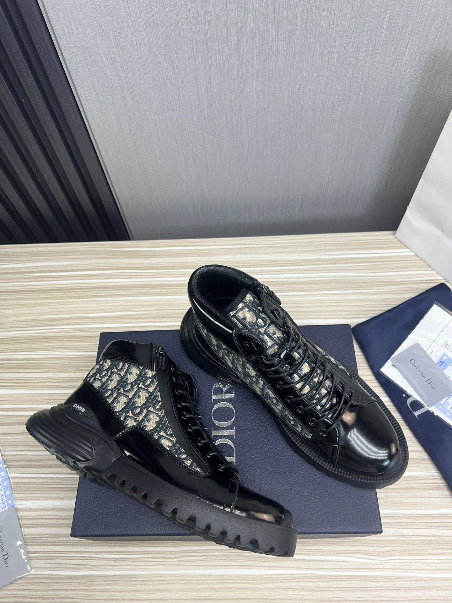 OOBB-- 4ior 3BO337ZXF_H961 cowhide sheepskin item:D-X000G1724