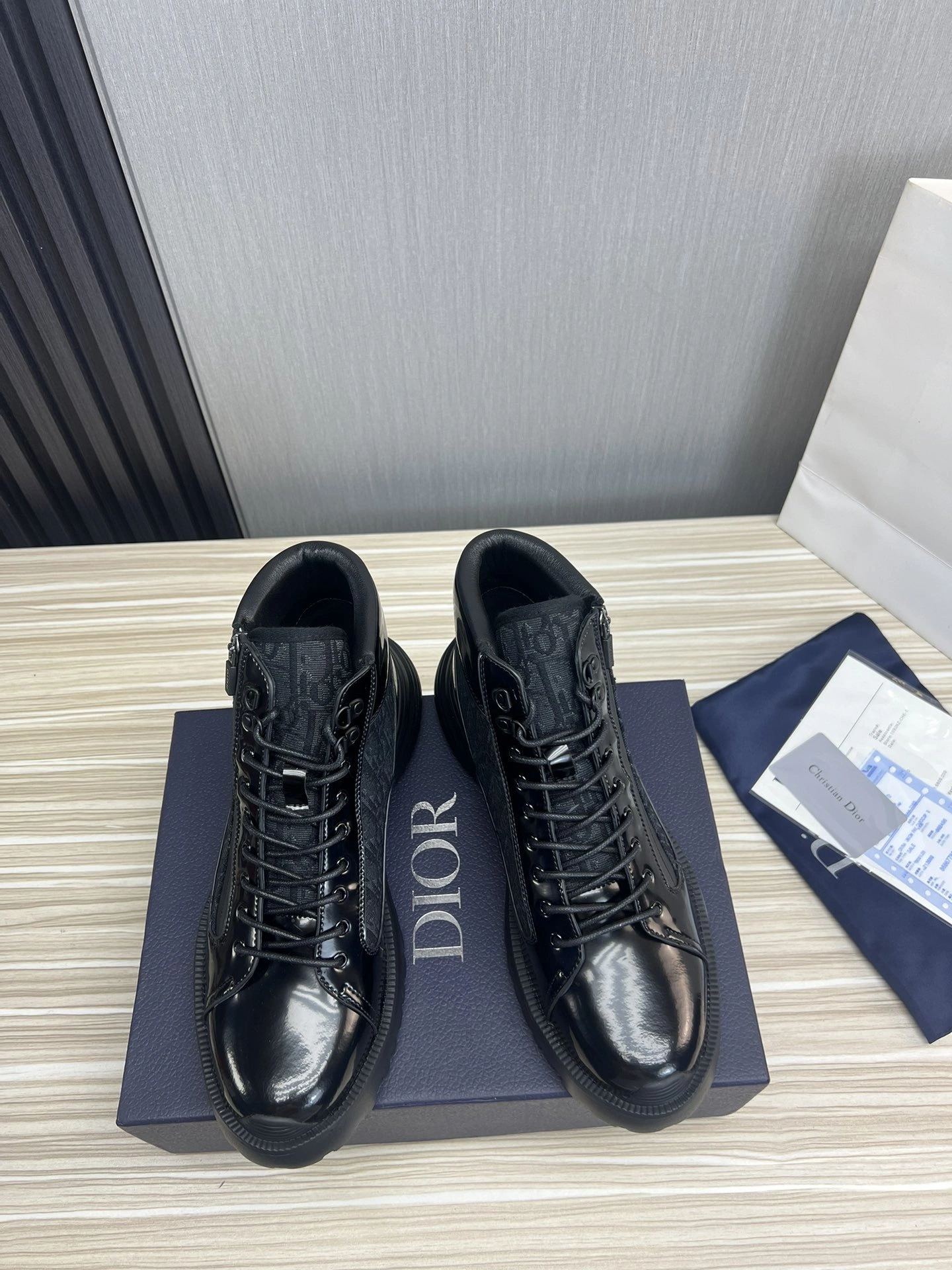OOBB-- 4ior 3BO337ZXF_H969 cowhide sheepskin item:D-X000G1723