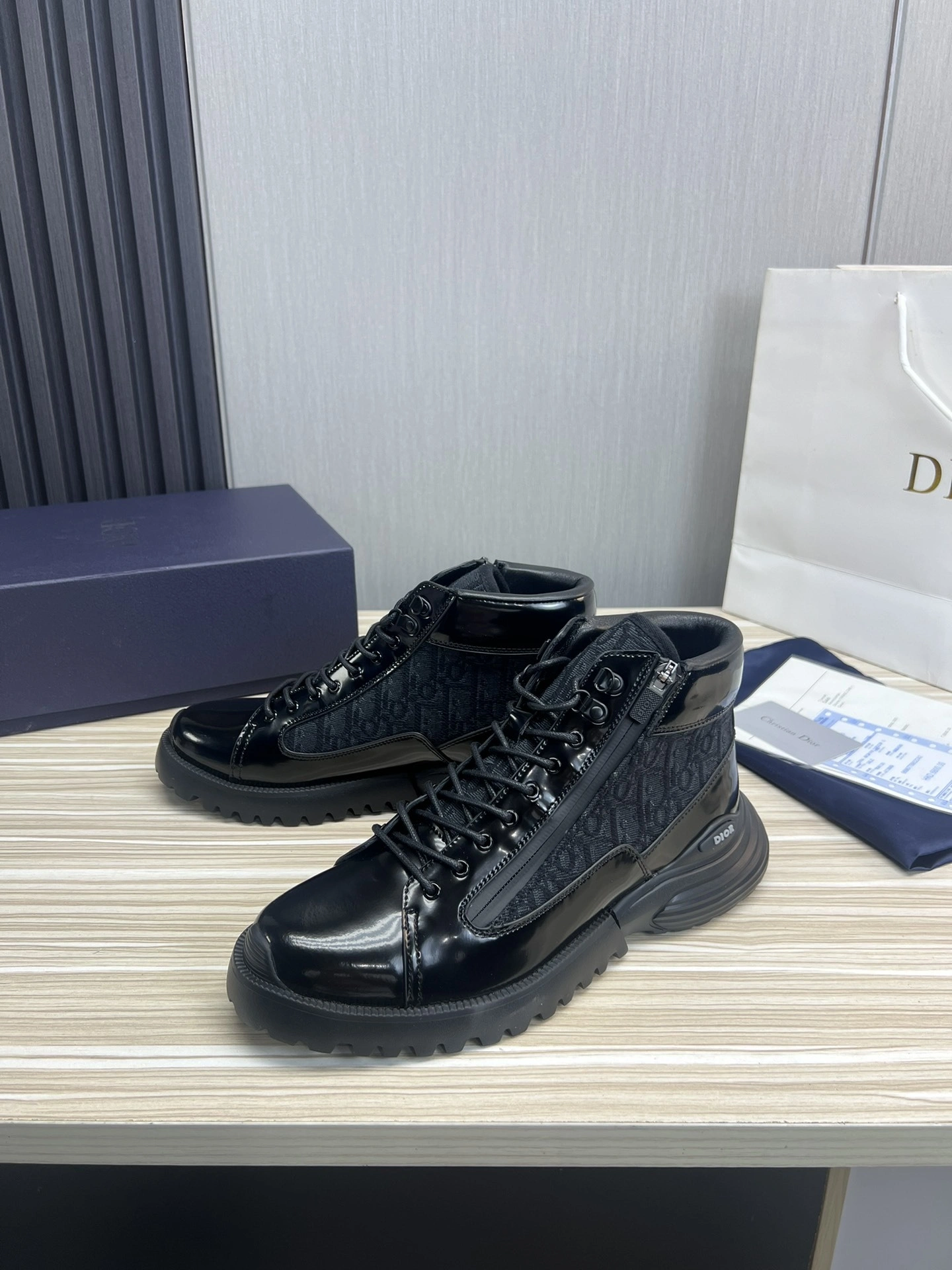 OOBB-- 4ior 3BO337ZXF_H969 cowhide sheepskin item:D-X000G1723