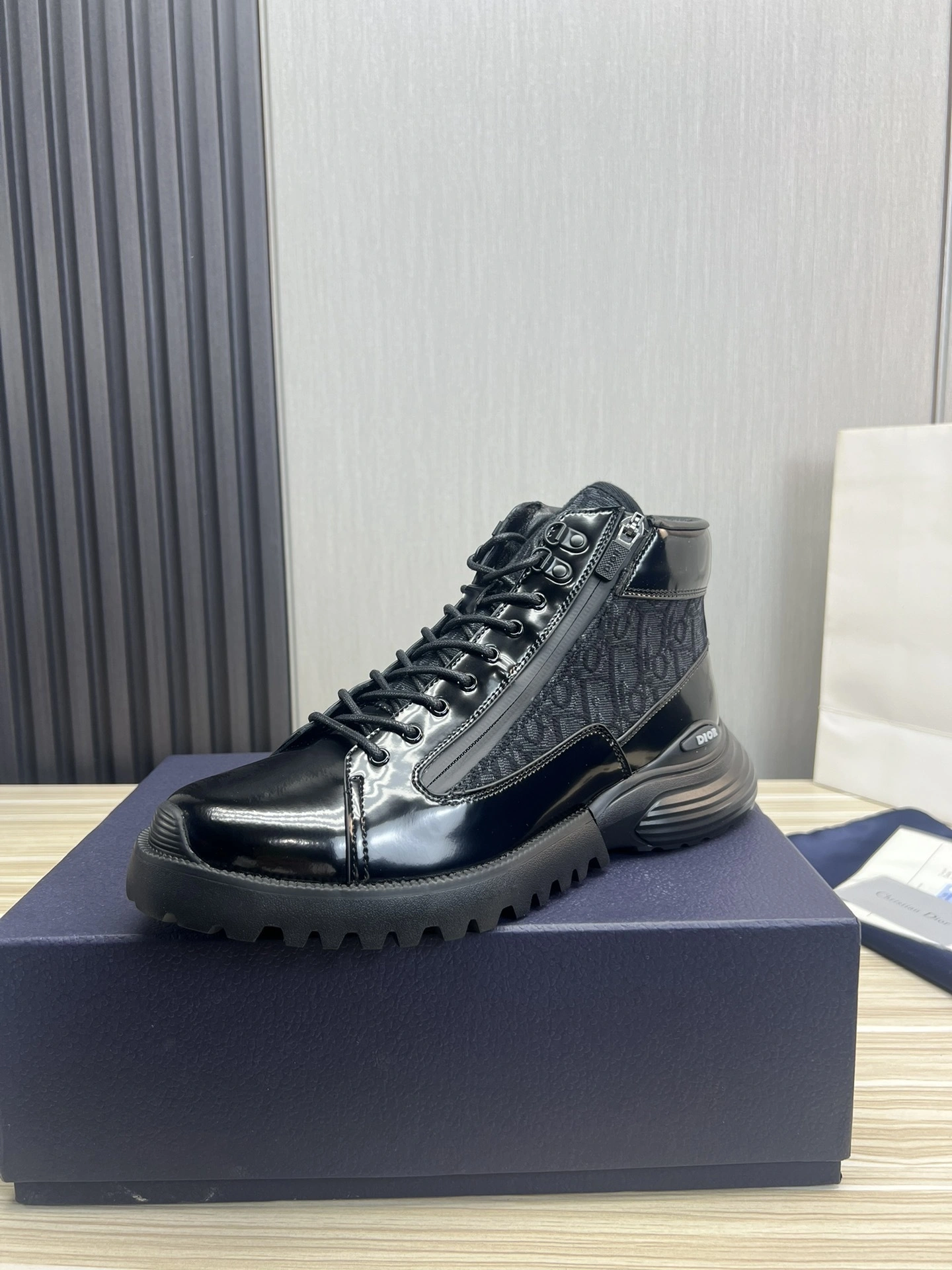 OOBB-- 4ior 3BO337ZXF_H969 cowhide sheepskin item:D-X000G1723