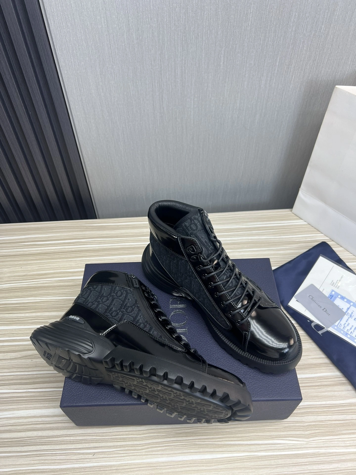 OOBB-- 4ior 3BO337ZXF_H969 cowhide sheepskin item:D-X000G1723