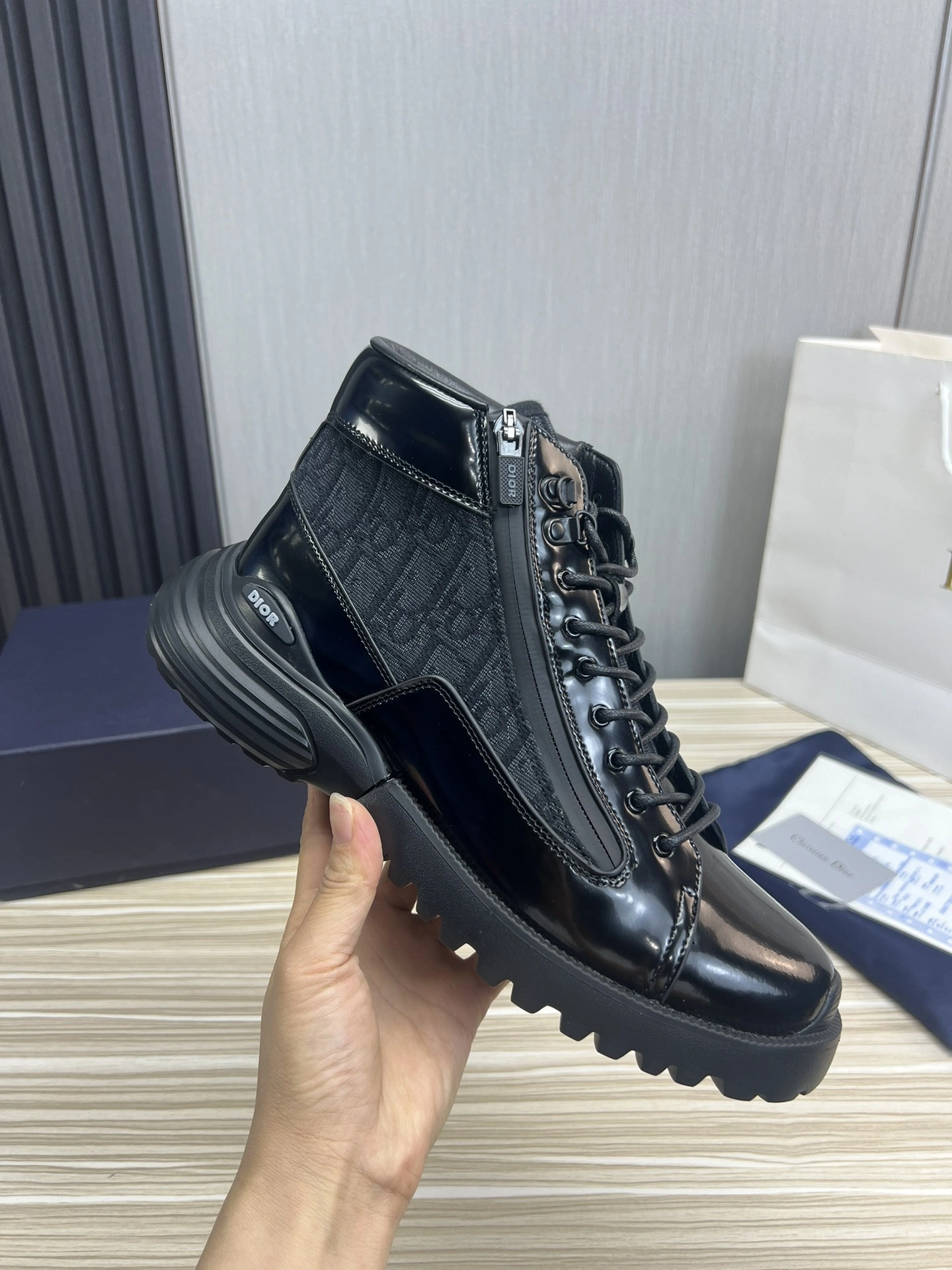 OOBB-- 4ior 3BO337ZXF_H969 cowhide sheepskin item:D-X000G1723