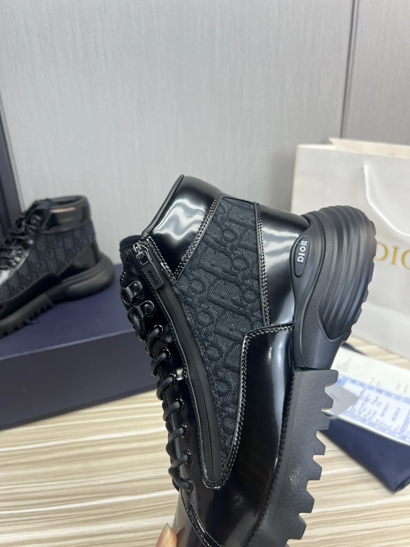 OOBB-- 4ior 3BO337ZXF_H969 cowhide sheepskin item:D-X000G1723