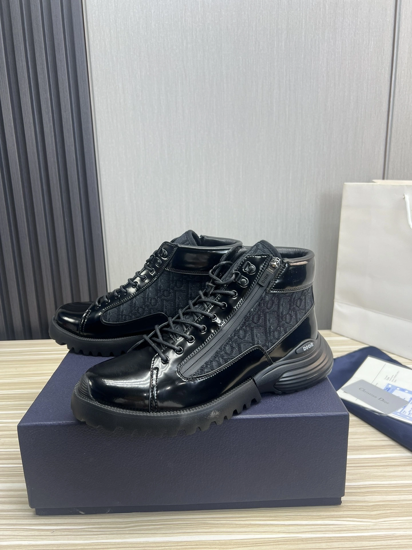 OOBB-- 4ior 3BO337ZXF_H969 cowhide sheepskin item:D-X000G1723