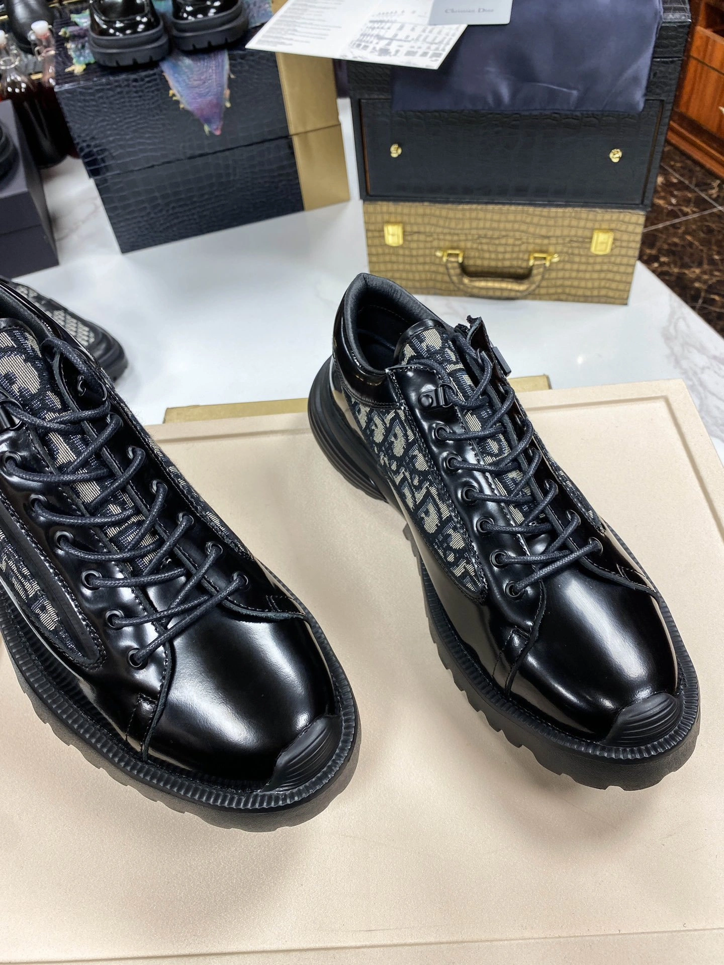 OOBB-- 4ior 3DE379ZXF_H961 Calfskin item:D-X000G1716