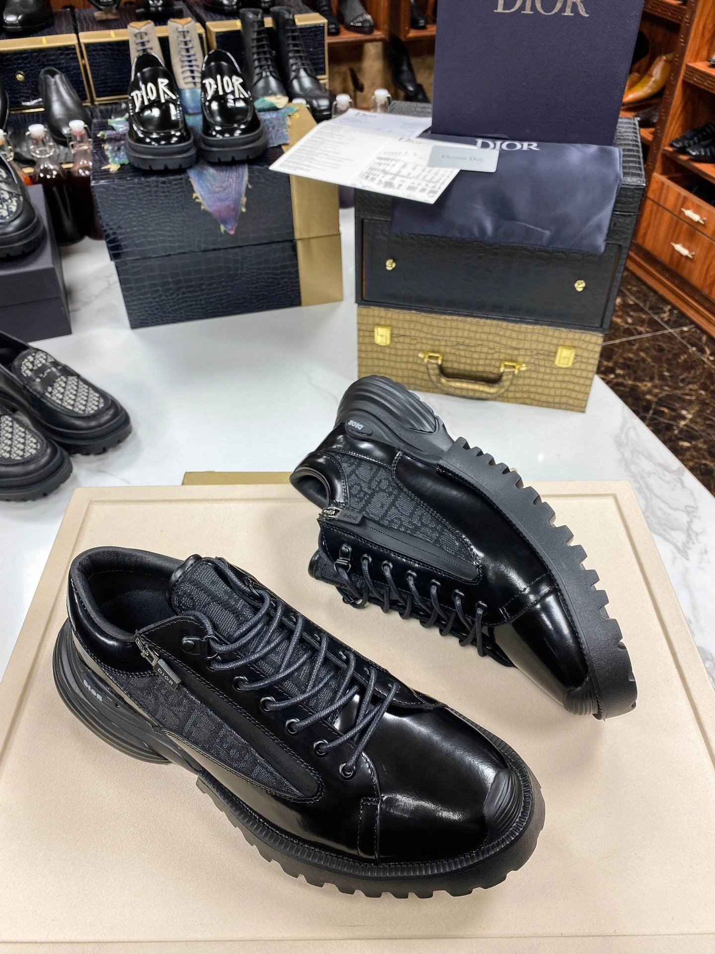 &OOBB-- 4ior 3DE379ZXF_H969 Calfskin item:D-X000G1722