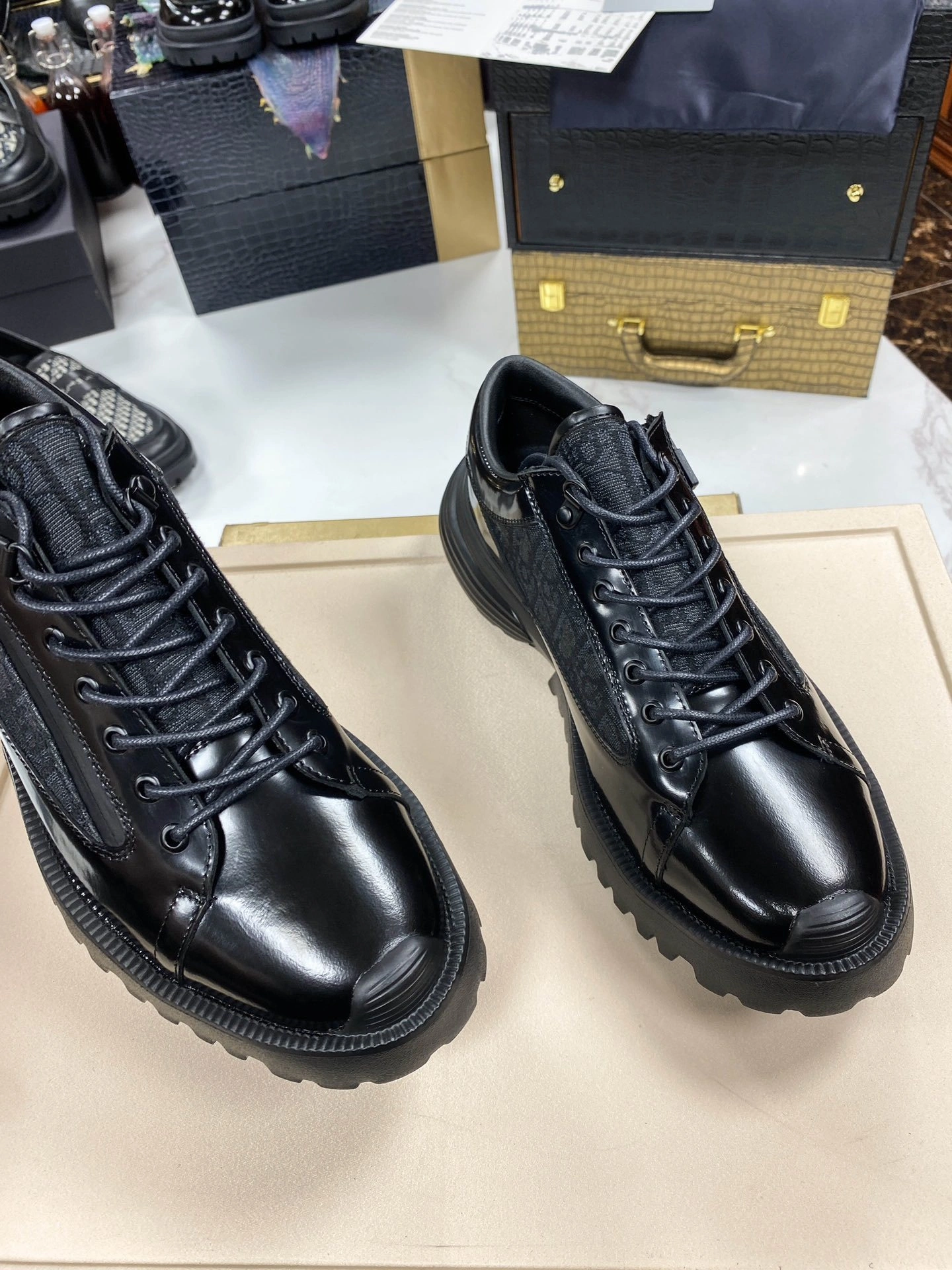 &OOBB-- 4ior 3DE379ZXF_H969 Calfskin item:D-X000G1722