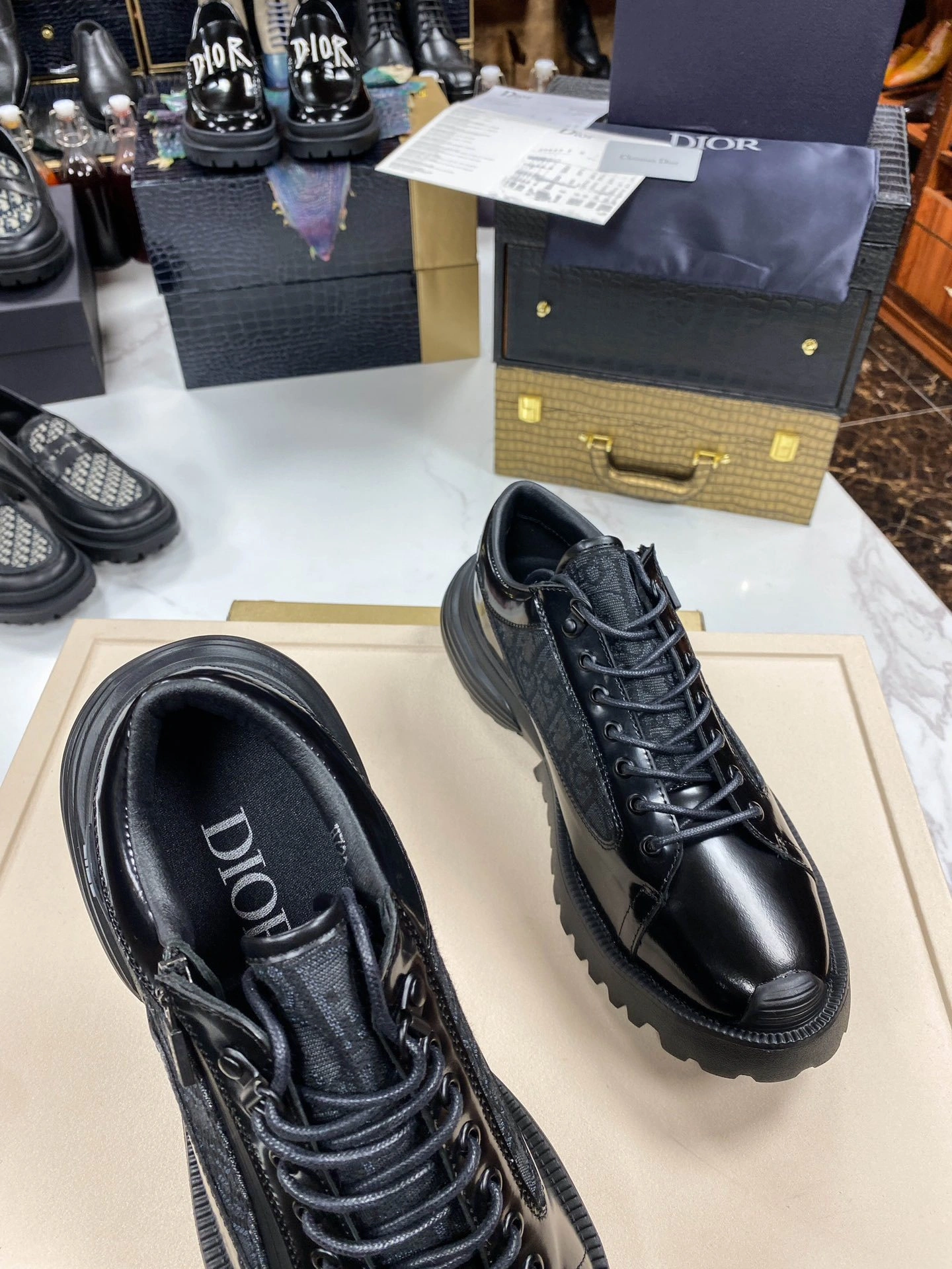 &OOBB-- 4ior 3DE379ZXF_H969 Calfskin item:D-X000G1722
