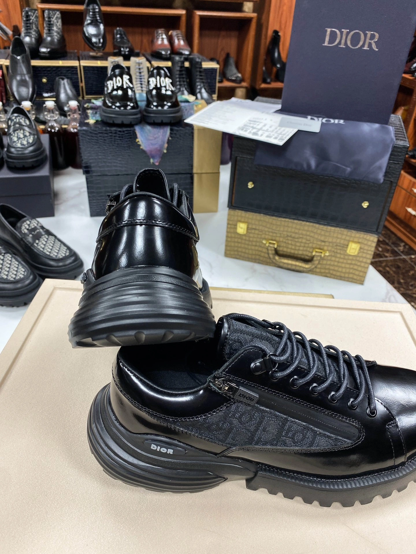 &OOBB-- 4ior 3DE379ZXF_H969 Calfskin item:D-X000G1722