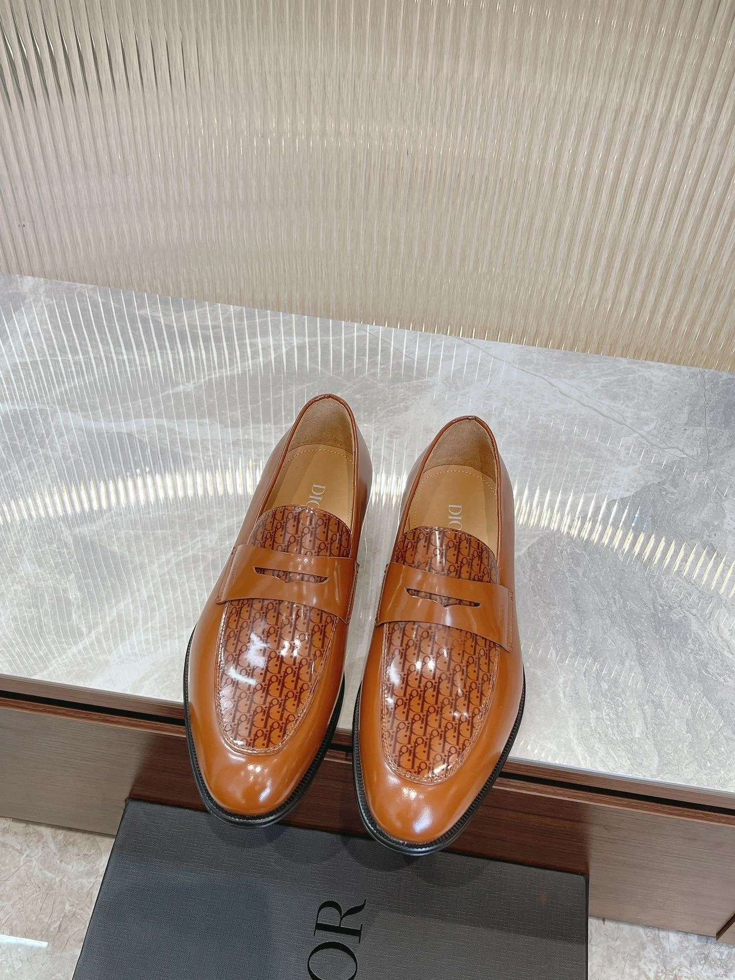 OOBB-- 4ior 3LO122ZZB_H714 Timeless cowhide item:D-X158G1727