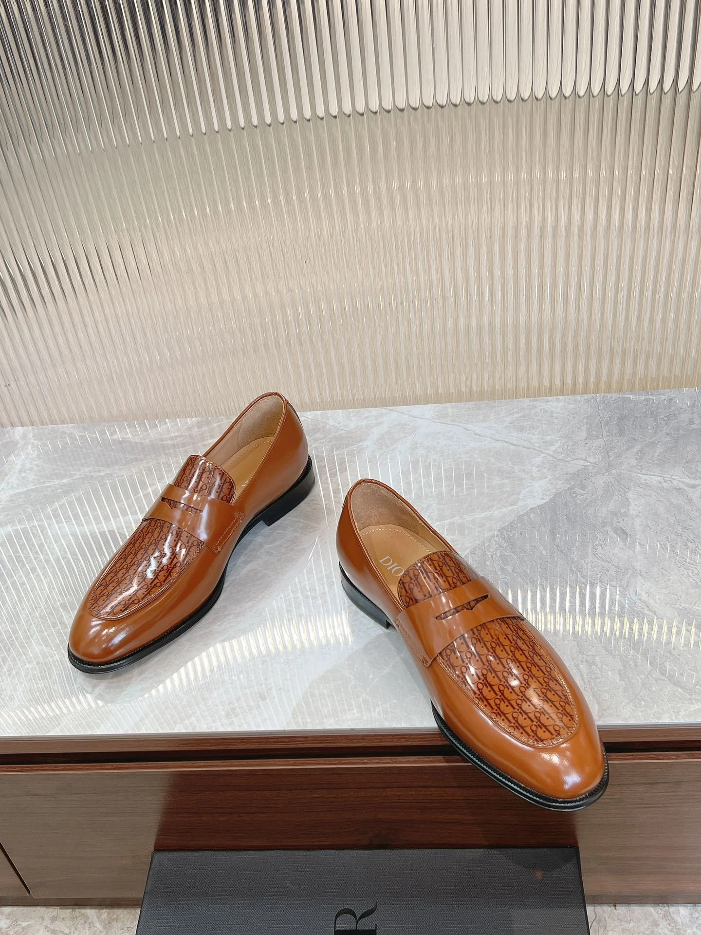 OOBB-- 4ior 3LO122ZZB_H714 Timeless cowhide item:D-X158G1727