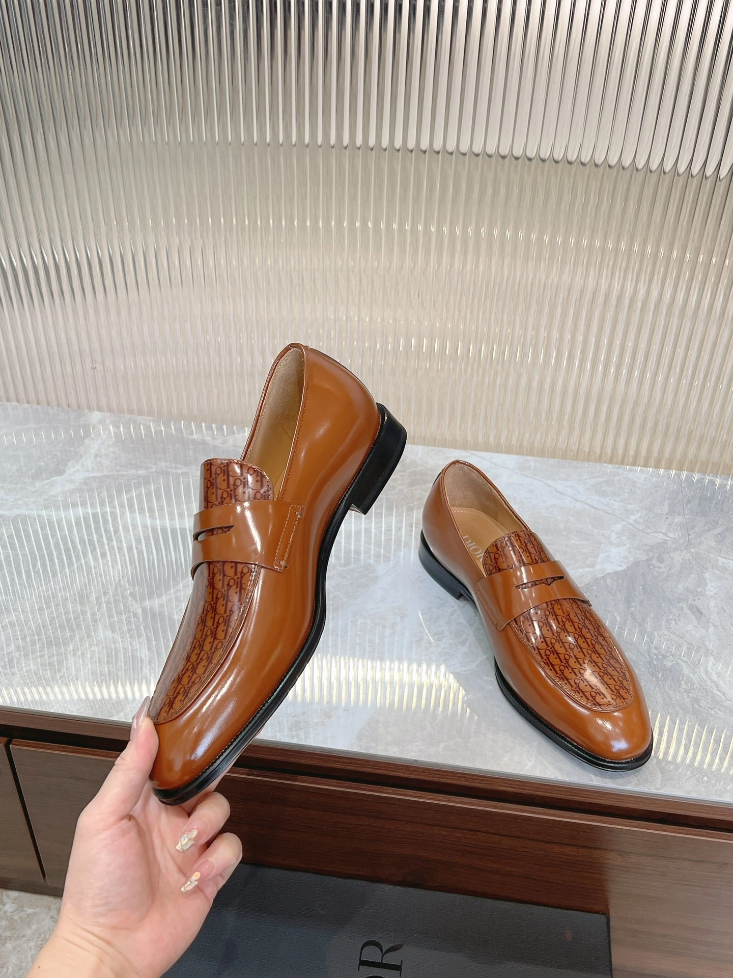 OOBB-- 4ior 3LO122ZZB_H714 Timeless cowhide item:D-X158G1727