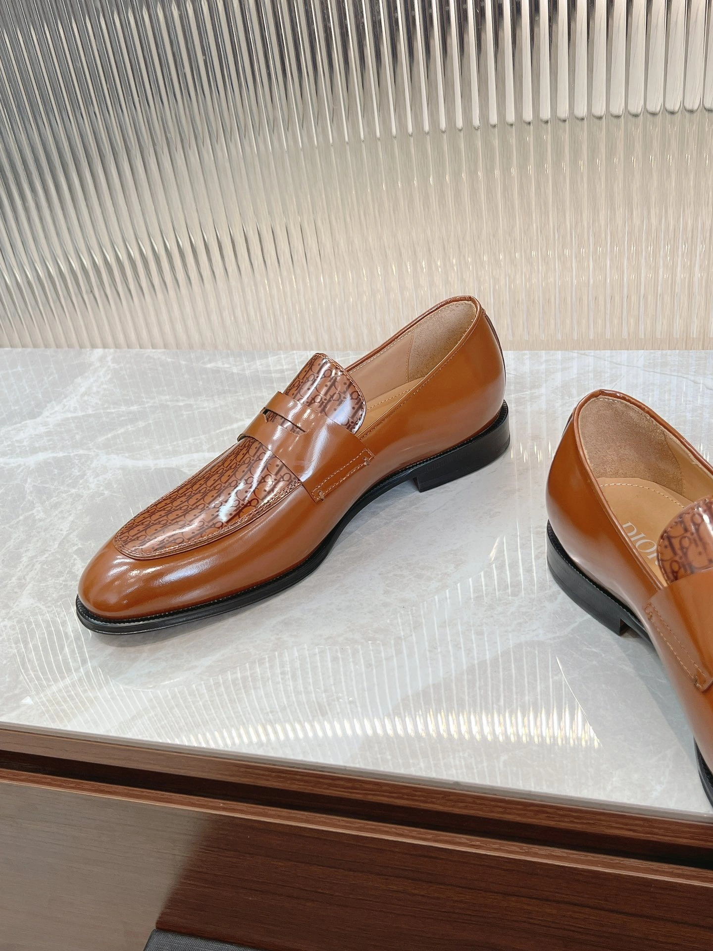 OOBB-- 4ior 3LO122ZZB_H714 Timeless cowhide item:D-X158G1727