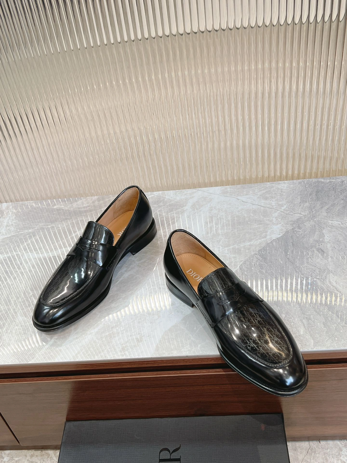 OOBB-- 4ior 3LO122ZZB_H900 Timeless cowhide item:D-X158G1726