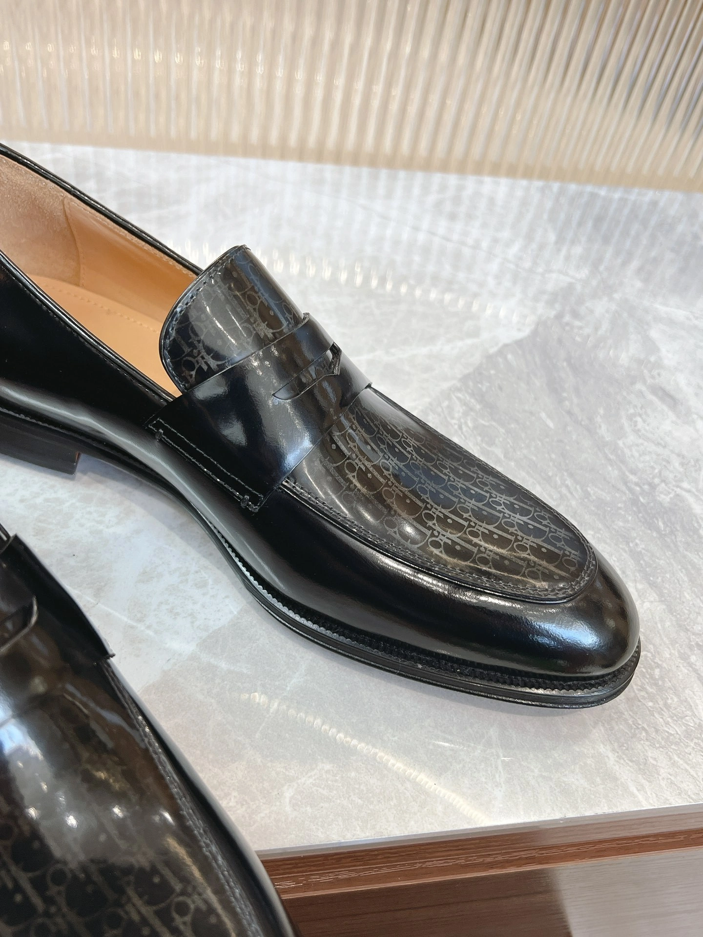 OOBB-- 4ior 3LO122ZZB_H900 Timeless cowhide item:D-X158G1726