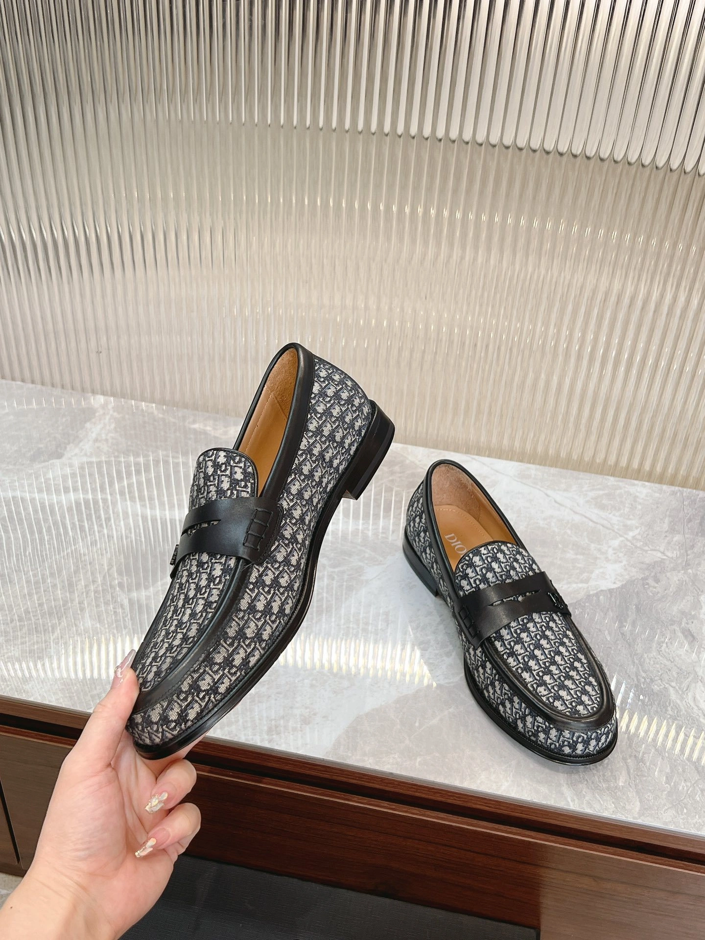 OOBB-- 4ior 3LO129ZUJ_H961 Granville cowhide item:D-X158G1715