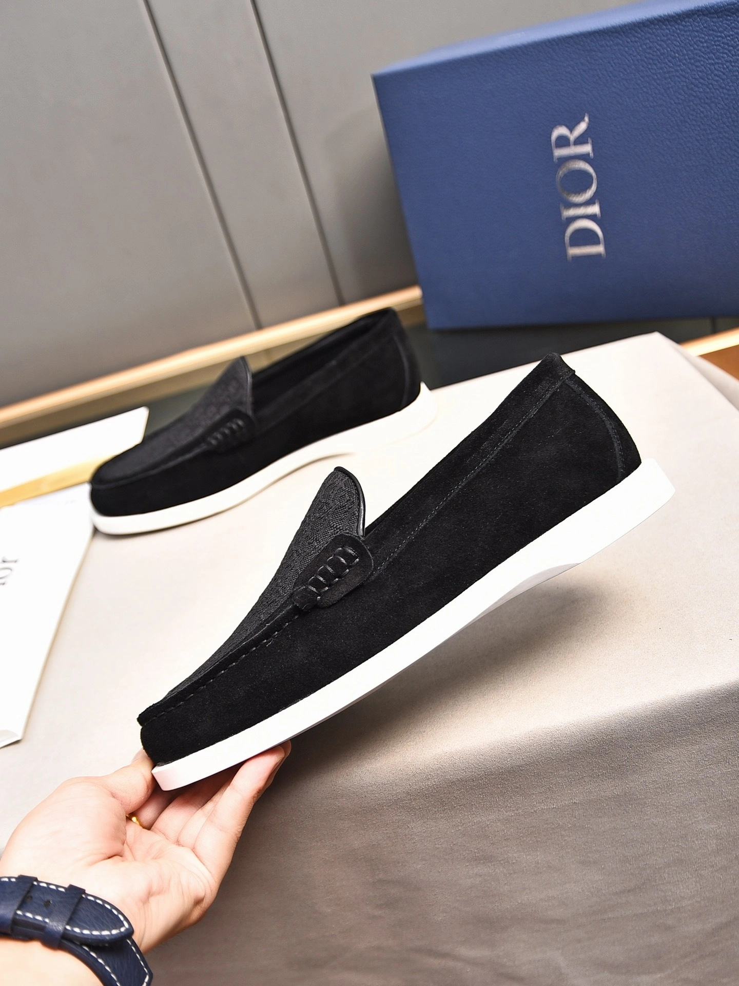 OOBB-- 4ior 3LO131ZYJ_H969 cowhide item:D-X000G1738