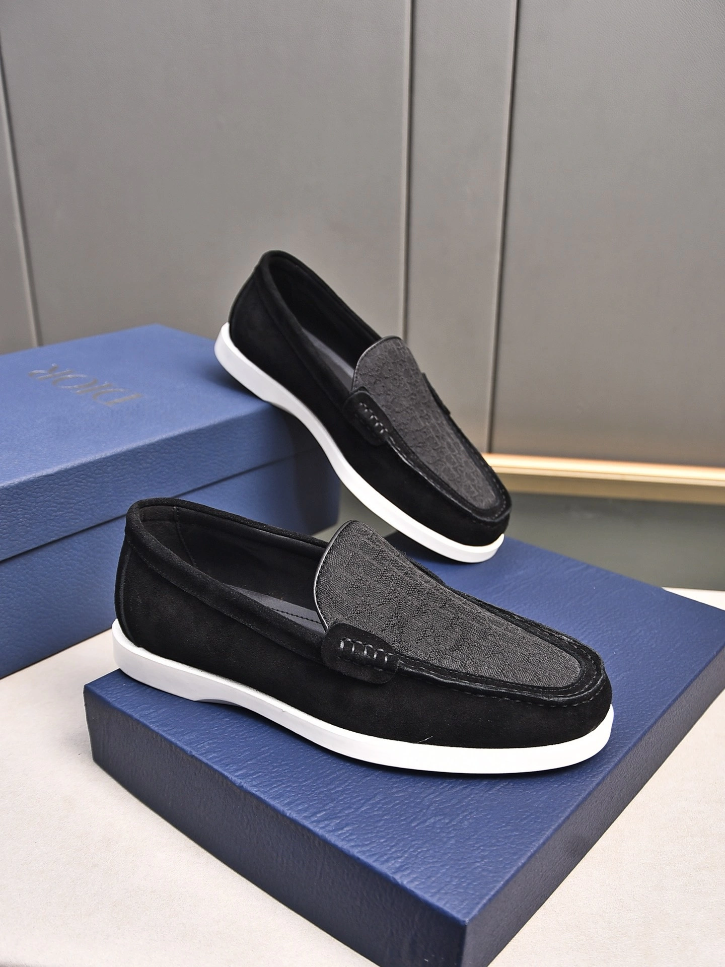 OOBB-- 4ior 3LO131ZYJ_H969 cowhide item:D-X000G1738