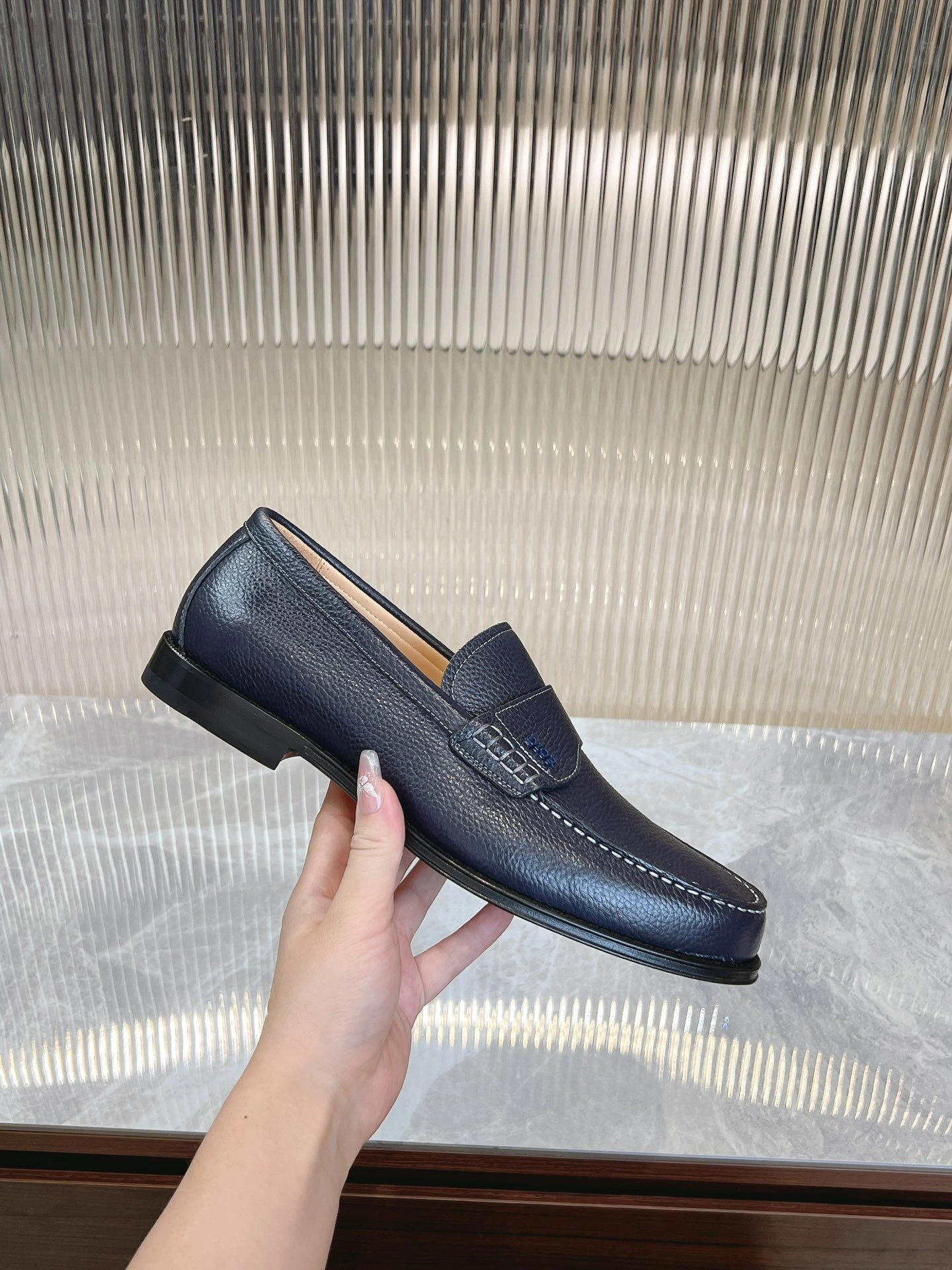 OOBB-- 4ior 3LO146YJK_H520 Granville cowhide item:D-X000G1736