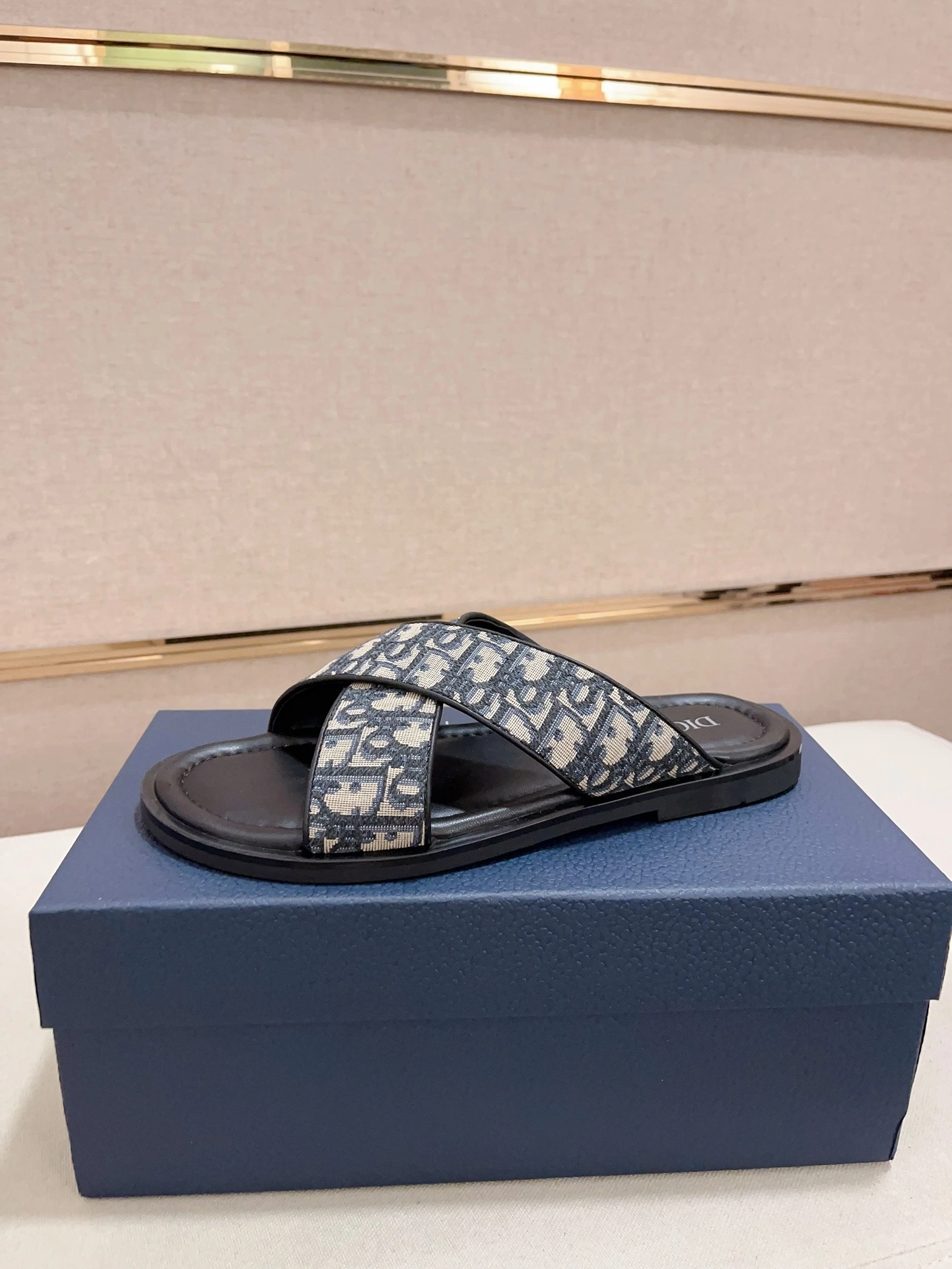 OOBB-- 4ior 3SA126ZSA_H961 sheepskin item:D-X313G1707