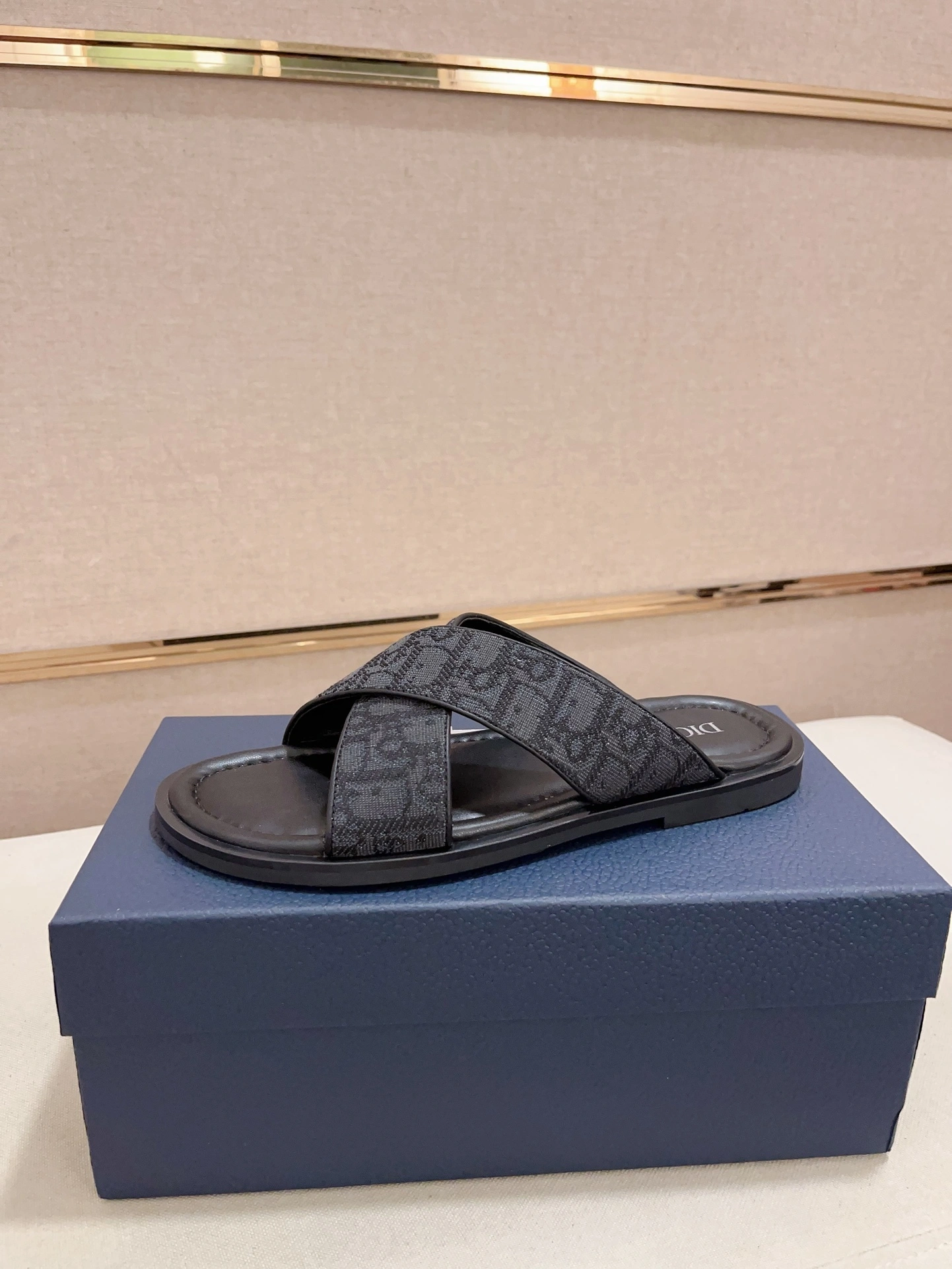 OOBB-- 4ior 3SA126ZSA_H969 sheepskin item:D-X313G1708