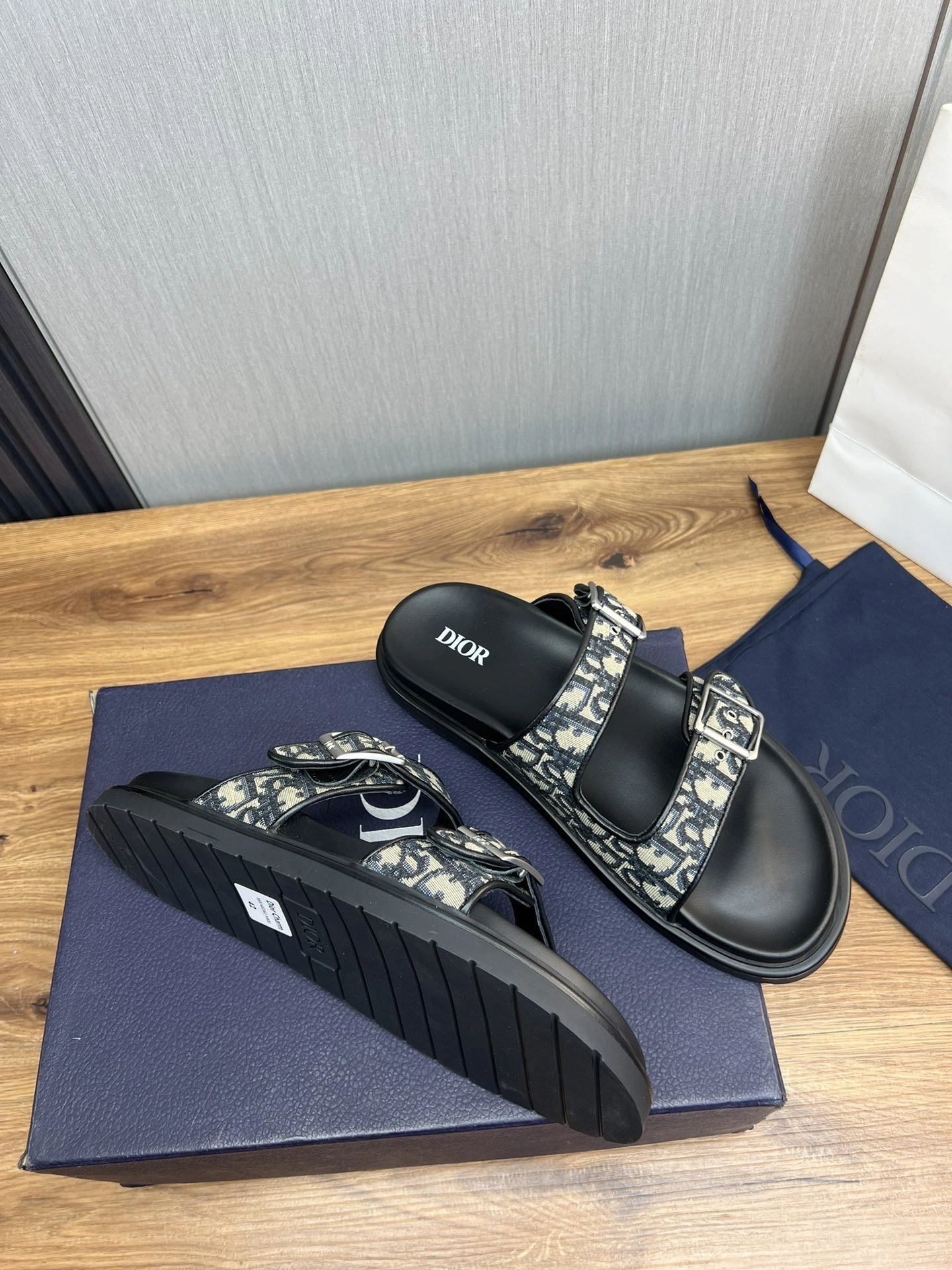 OOBB-- 4ior 3SA135ZSA_H561 Calfskin item:D-X158G1754