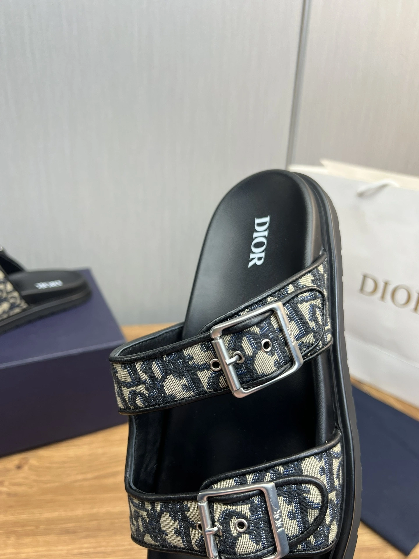 OOBB-- 4ior 3SA135ZSA_H561 Calfskin item:D-X158G1754