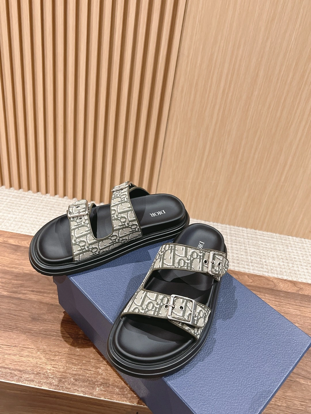 &OOBB-- 4ior 3SA135ZSA_H603 goatskin item:D-X000G1751