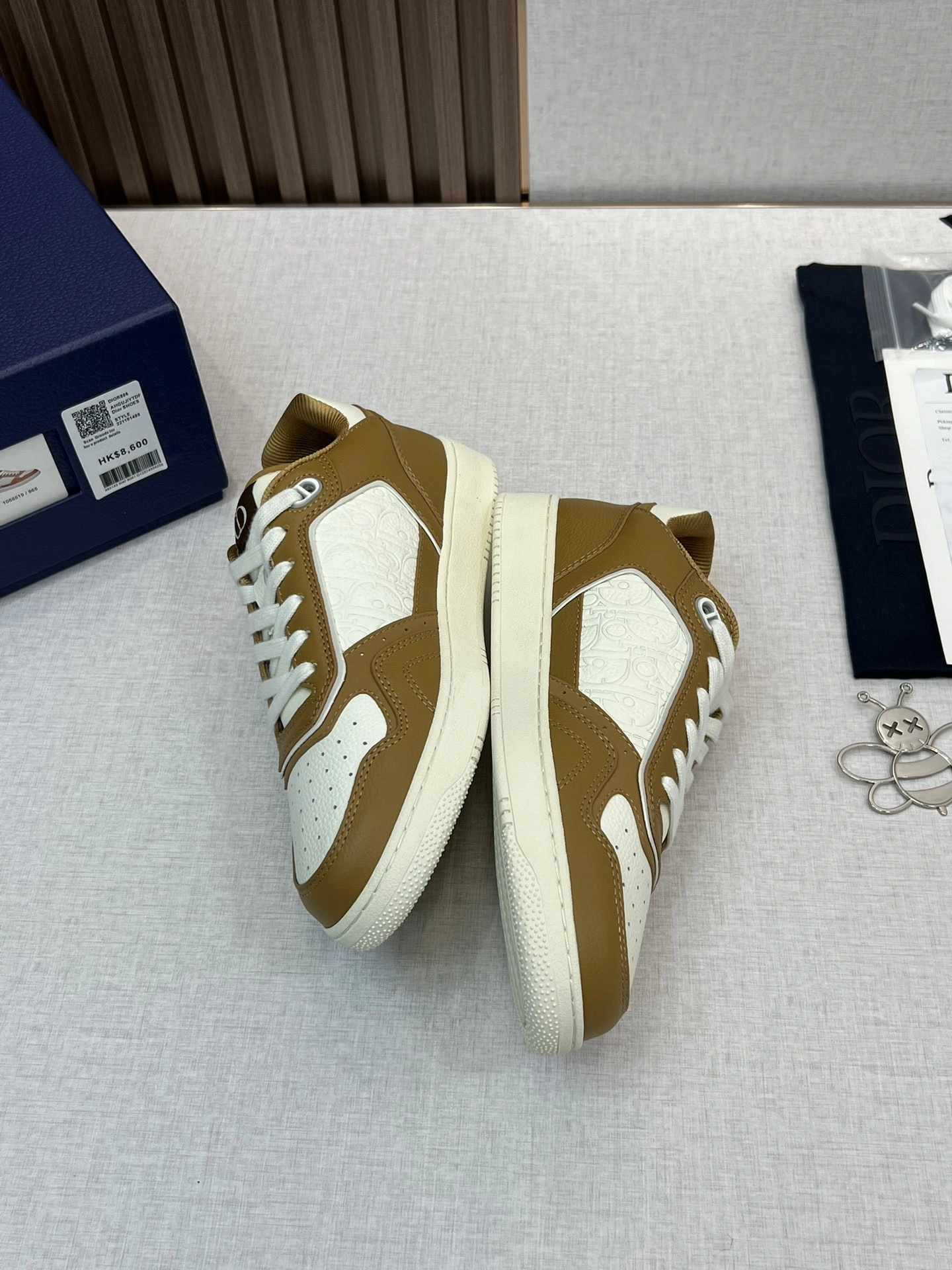 OOBB-- 4ior 3SN272ZAY_H775 cowhide B27 item:E-X000H0833